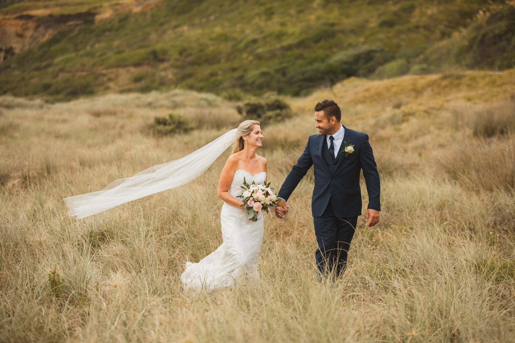 auckland castaways wedding couple beach photos