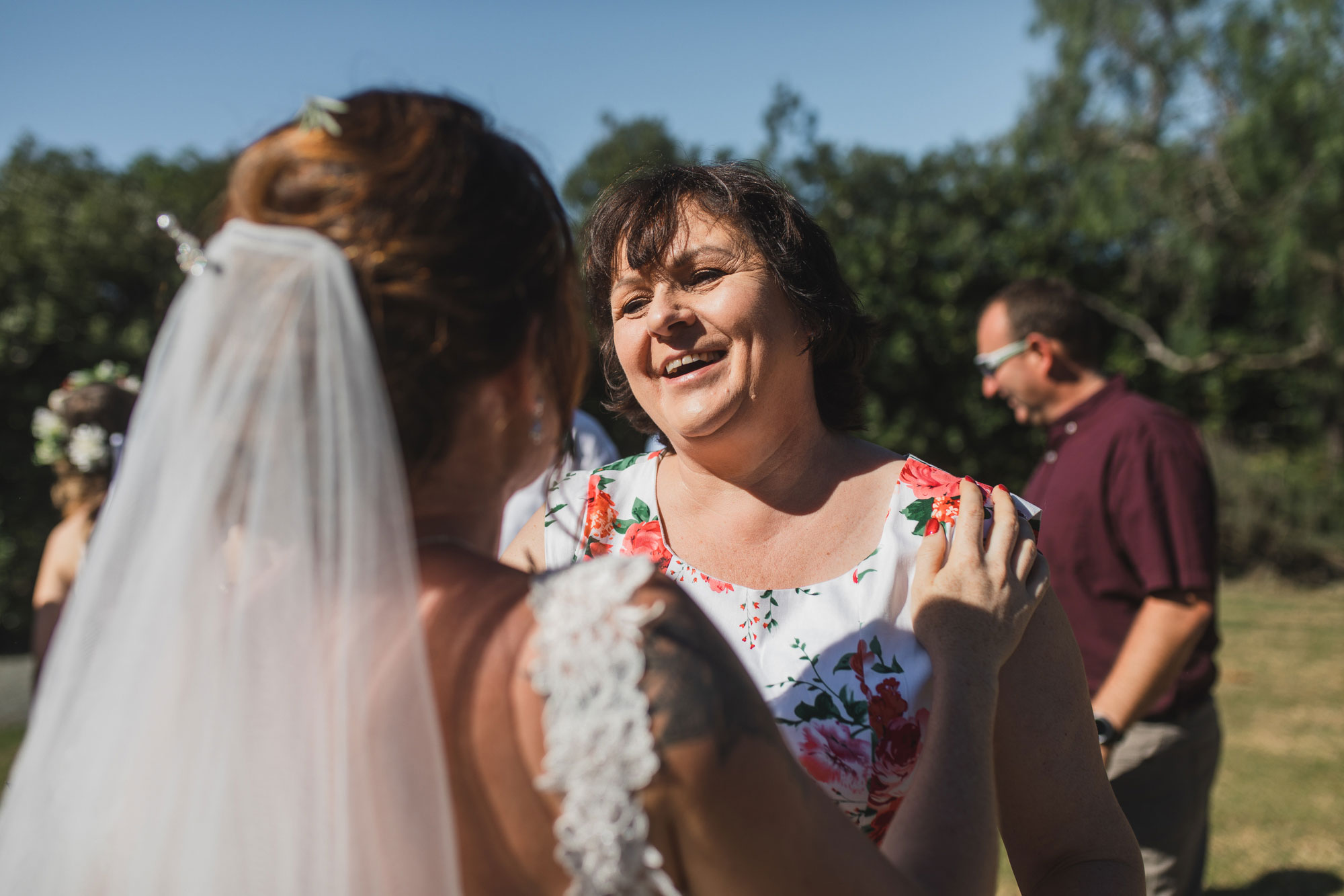 auckland tawharanui lodge wedding mother and bride