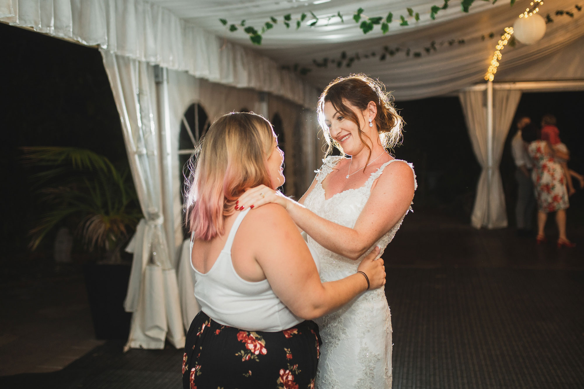 auckland tawharanui lodge wedding dancing