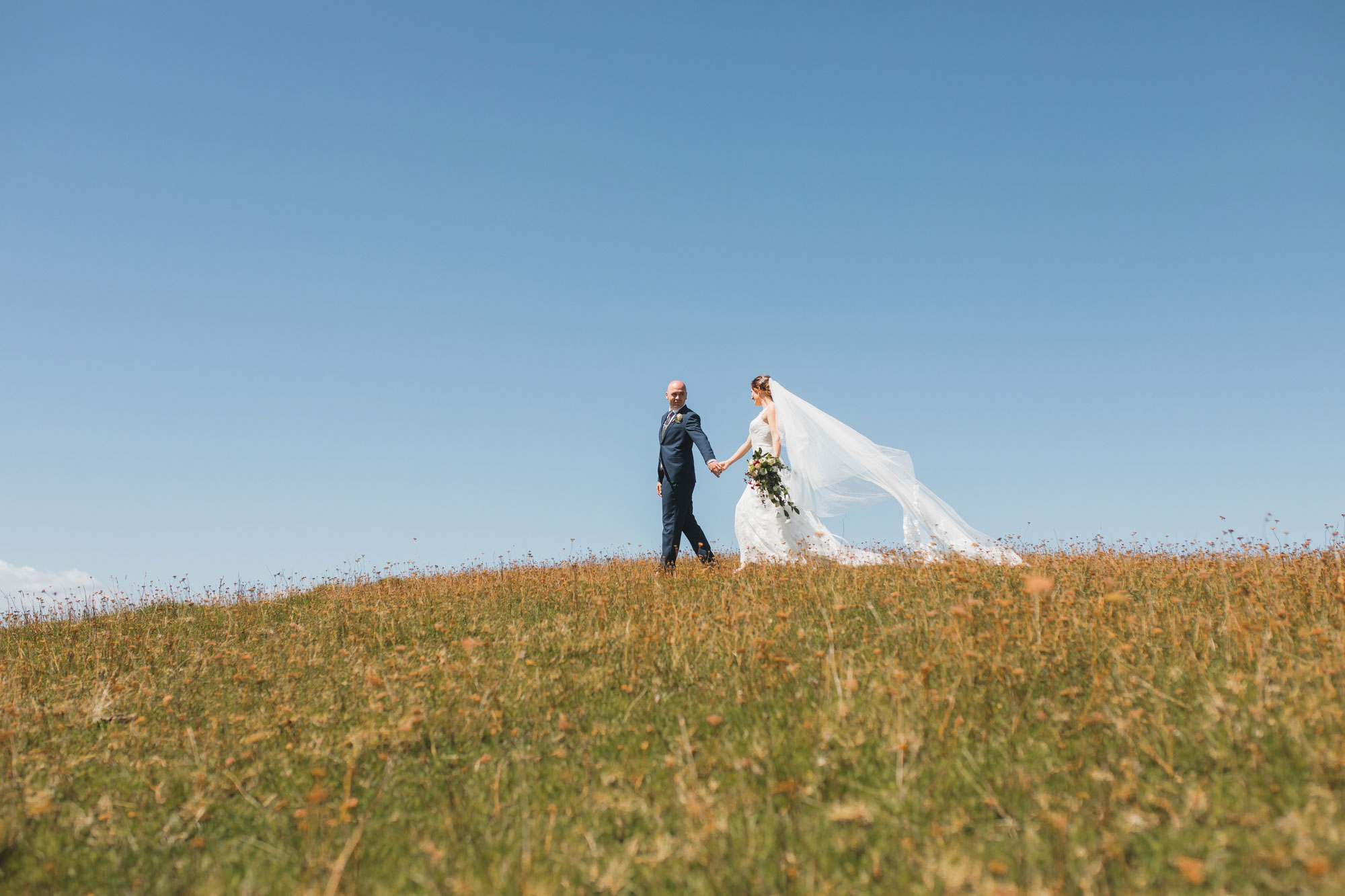 auckland tawharanui couple wedding photo