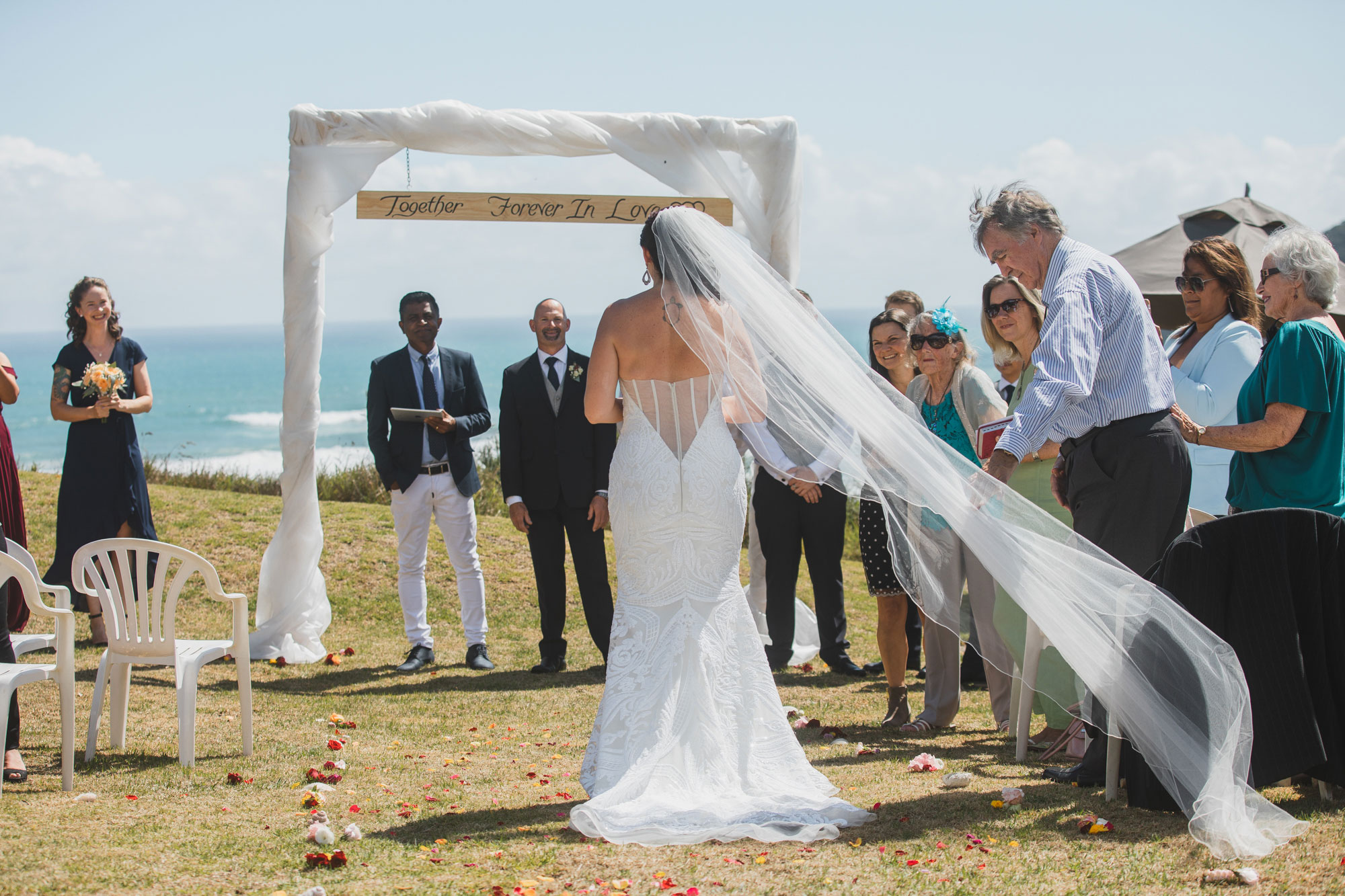 bethells beach cottages wedding ceremony