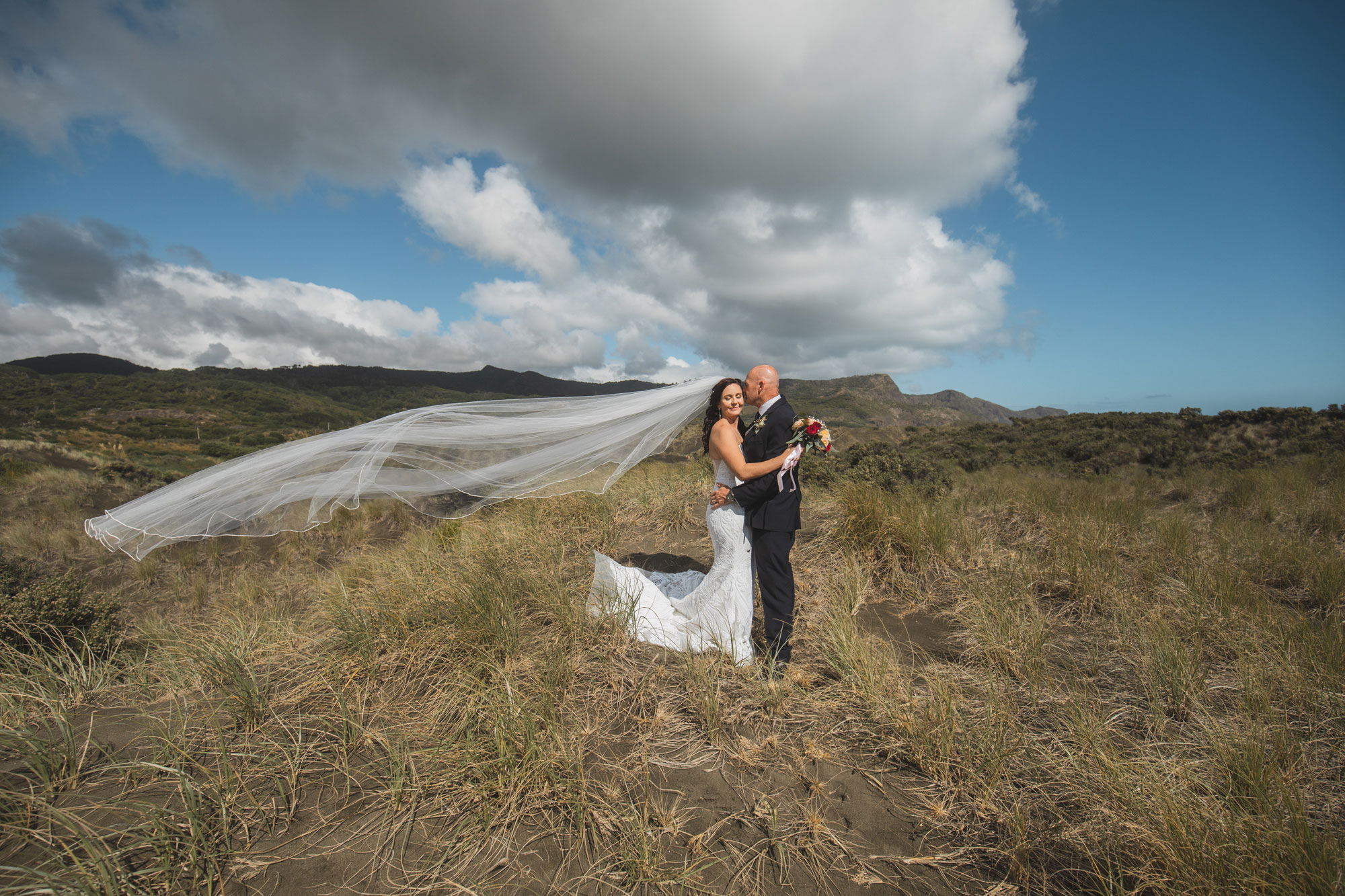 auckland beach wedding photo