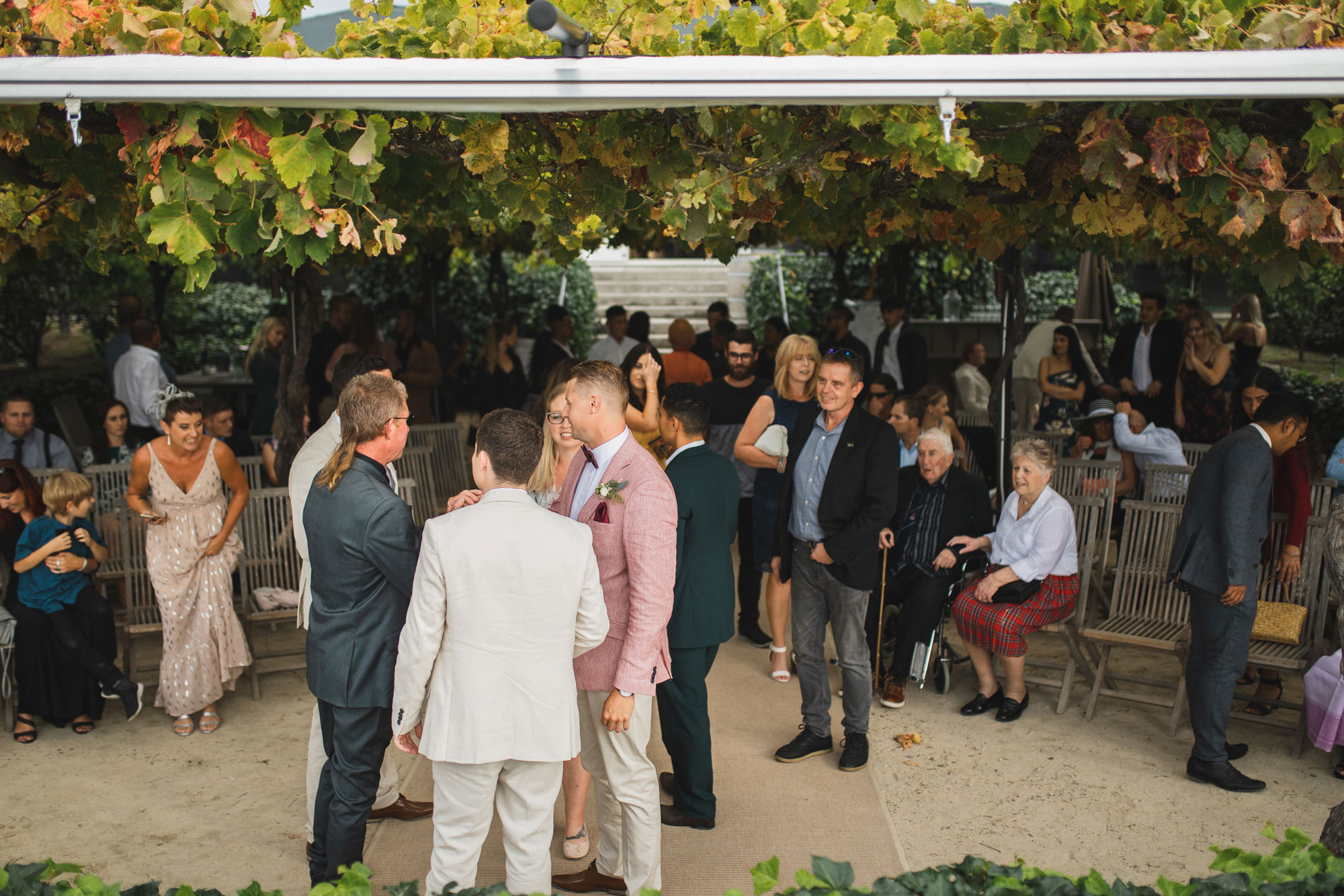 black barn vineyards wedding ceremony