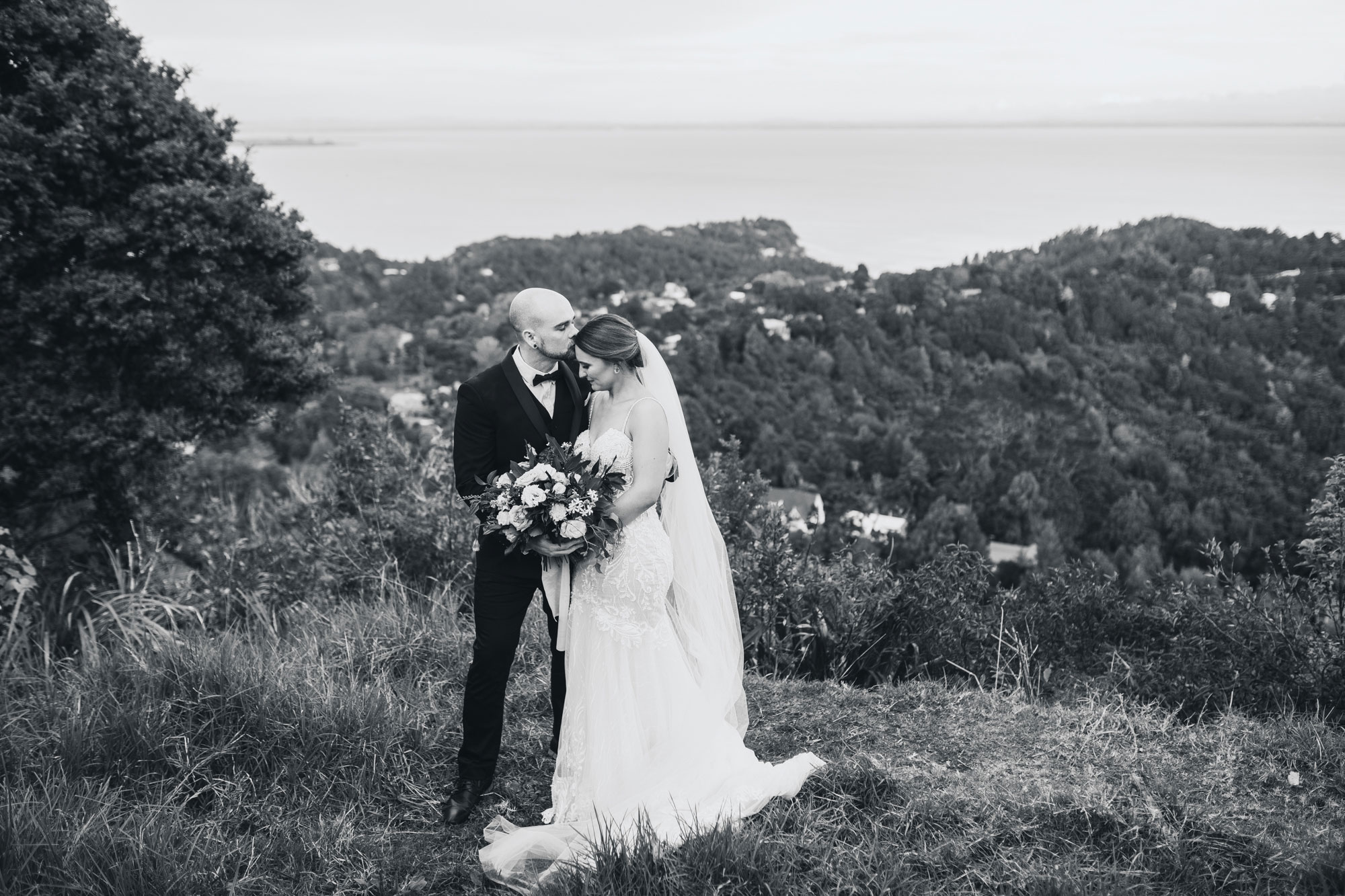 french bay yacht club wedding picture