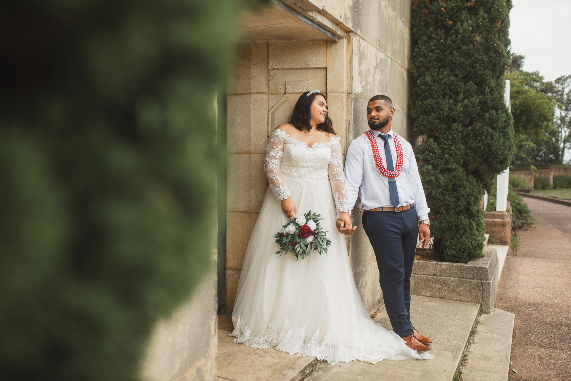 wedding photo at bastion point auckland