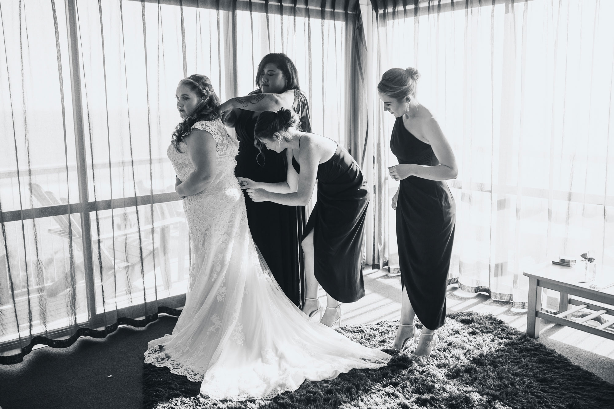 bridal party getting dressed at castaways