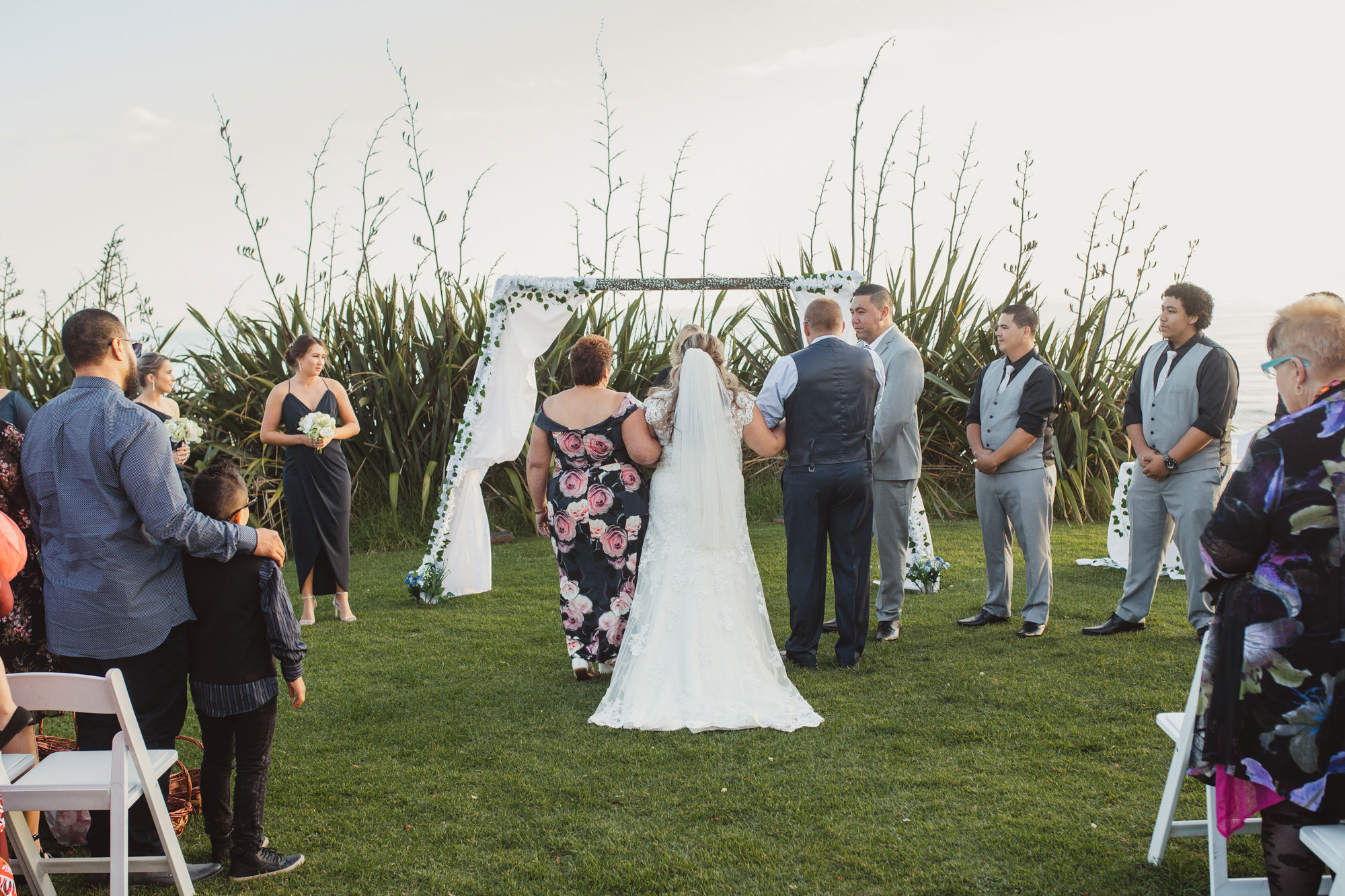 bride arrive at castaways wedding venue