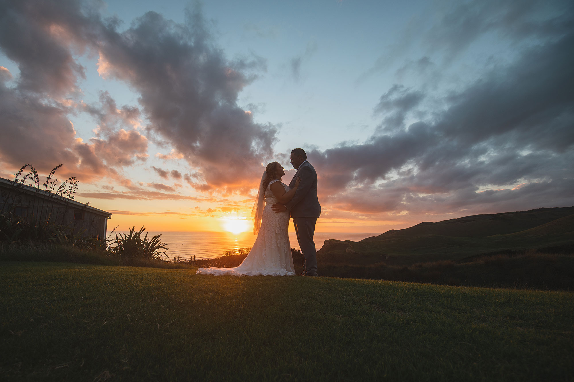 castaways sunset wedding photo