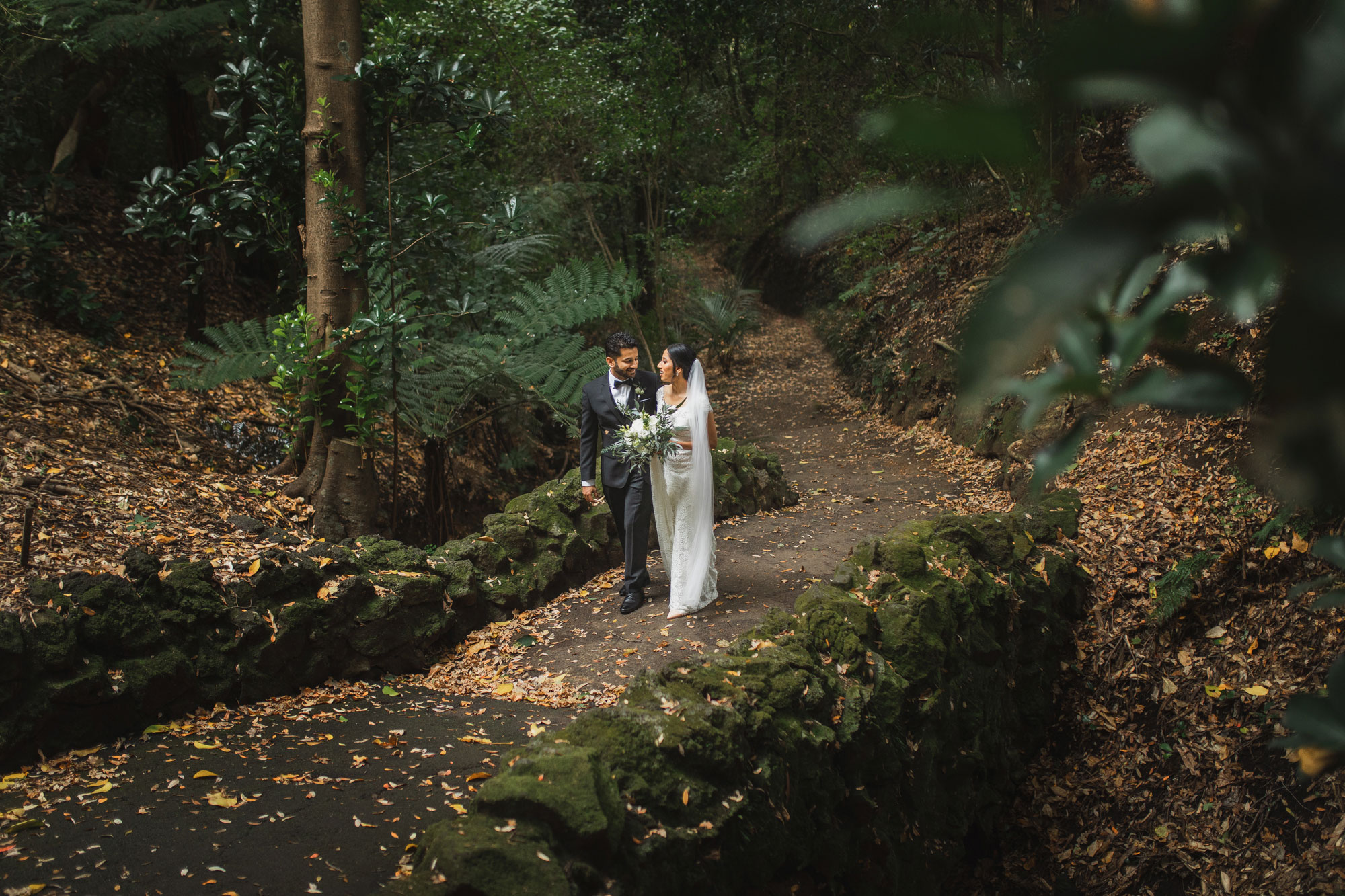 auckland domain bride and groom