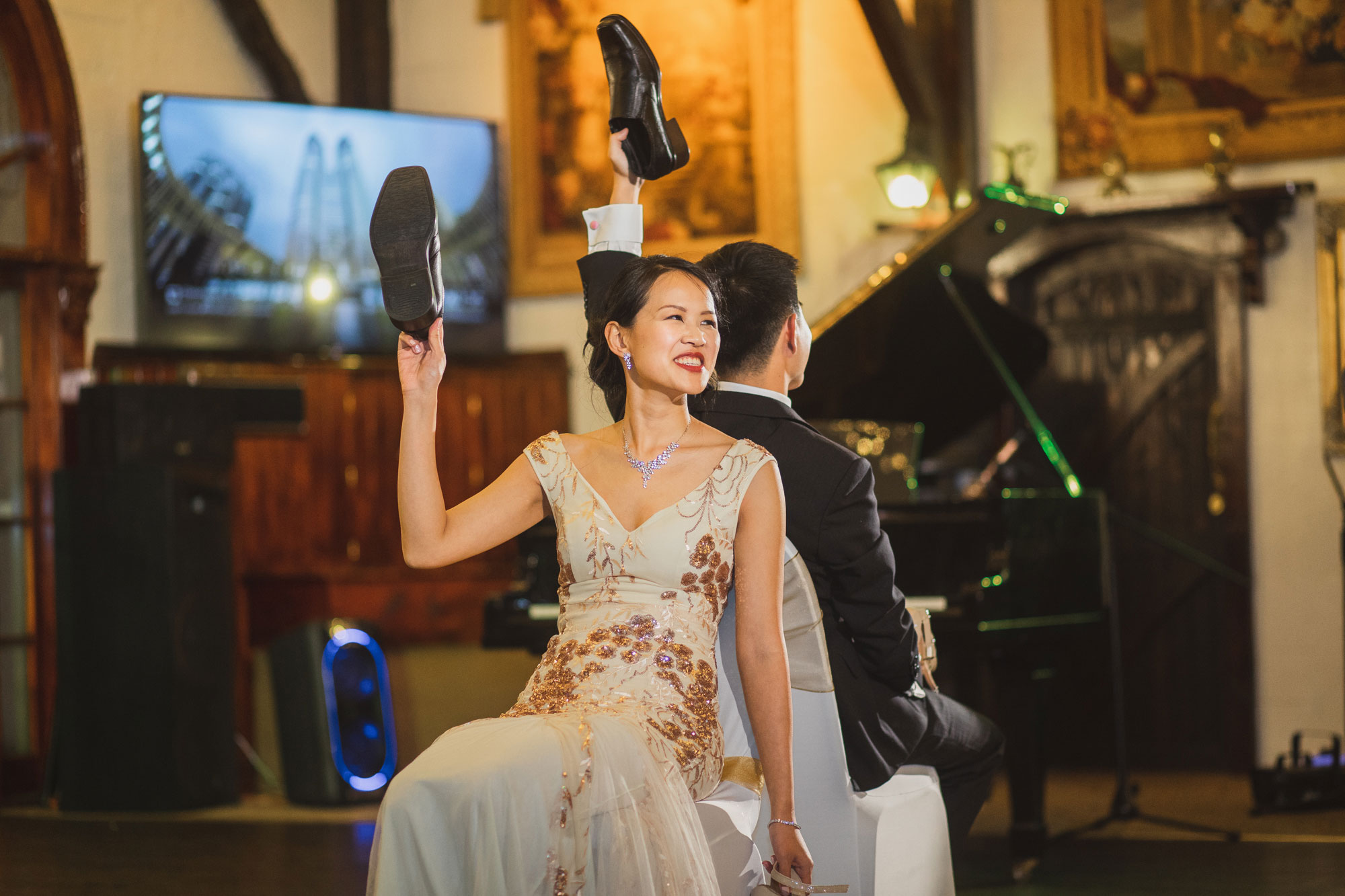 bride shoe game