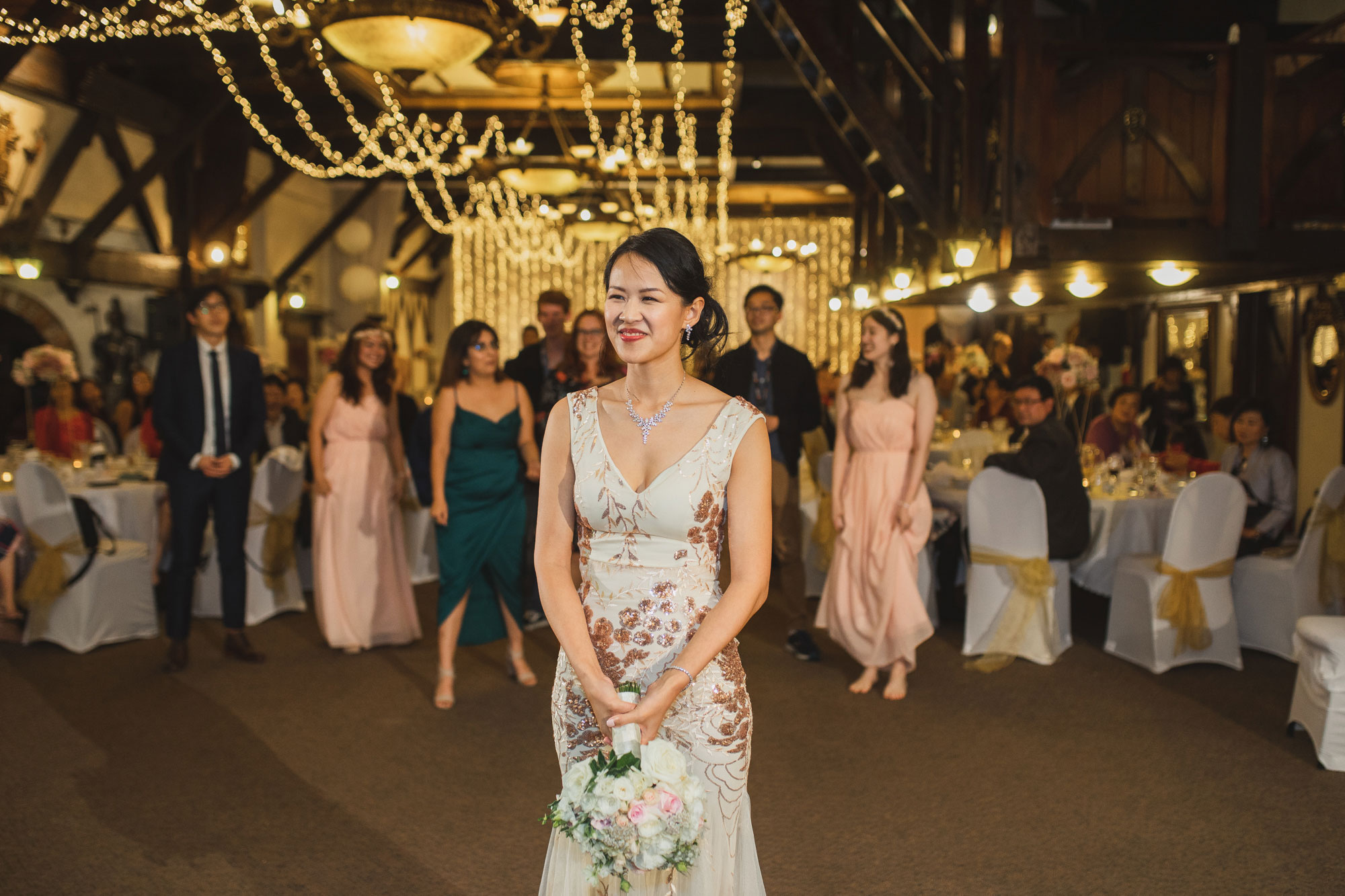 bride bouquet toss