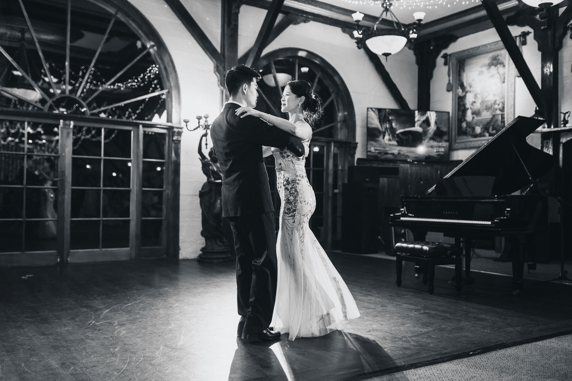 chinese couple first dance