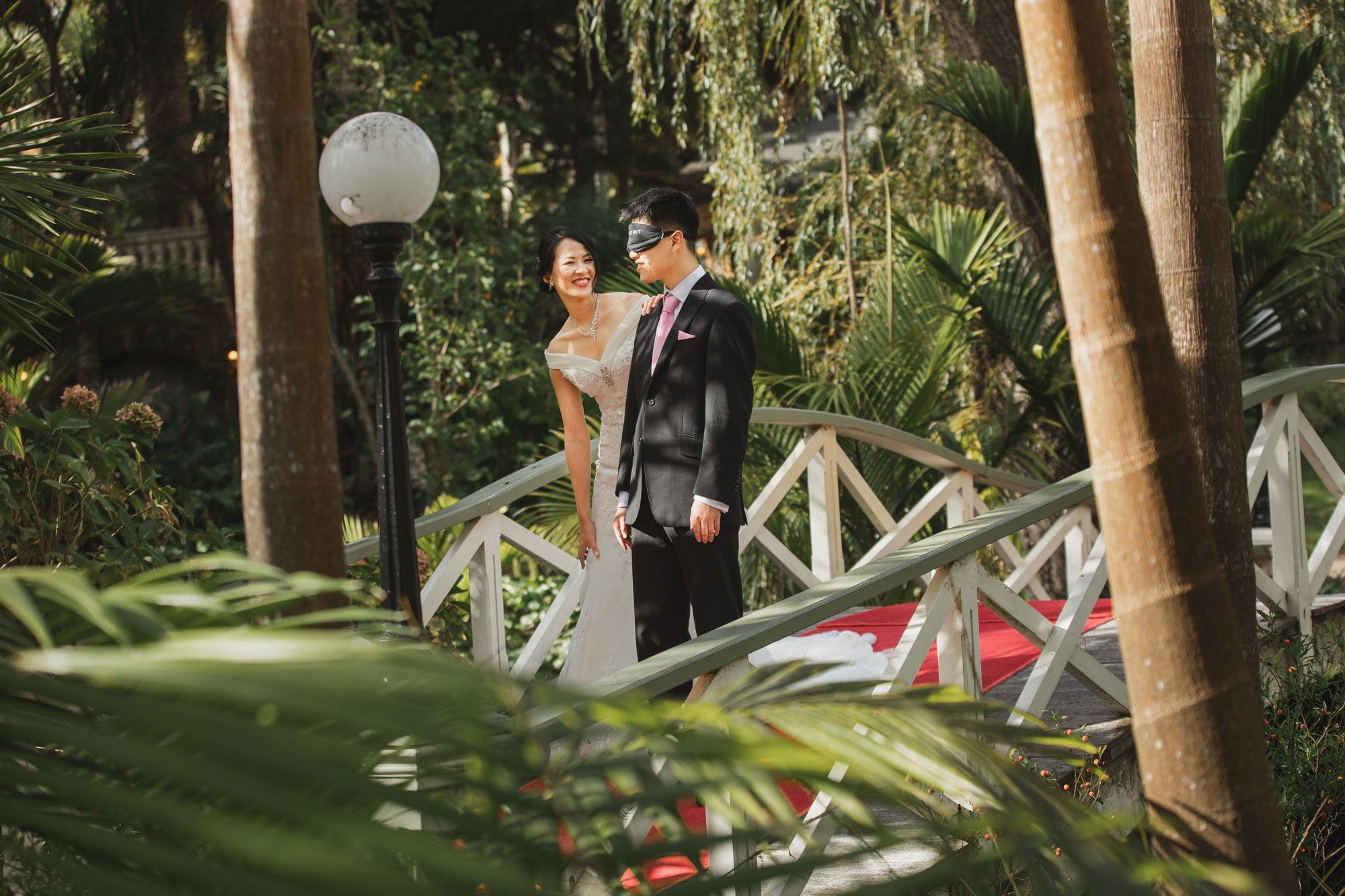 bride seeing groom first time