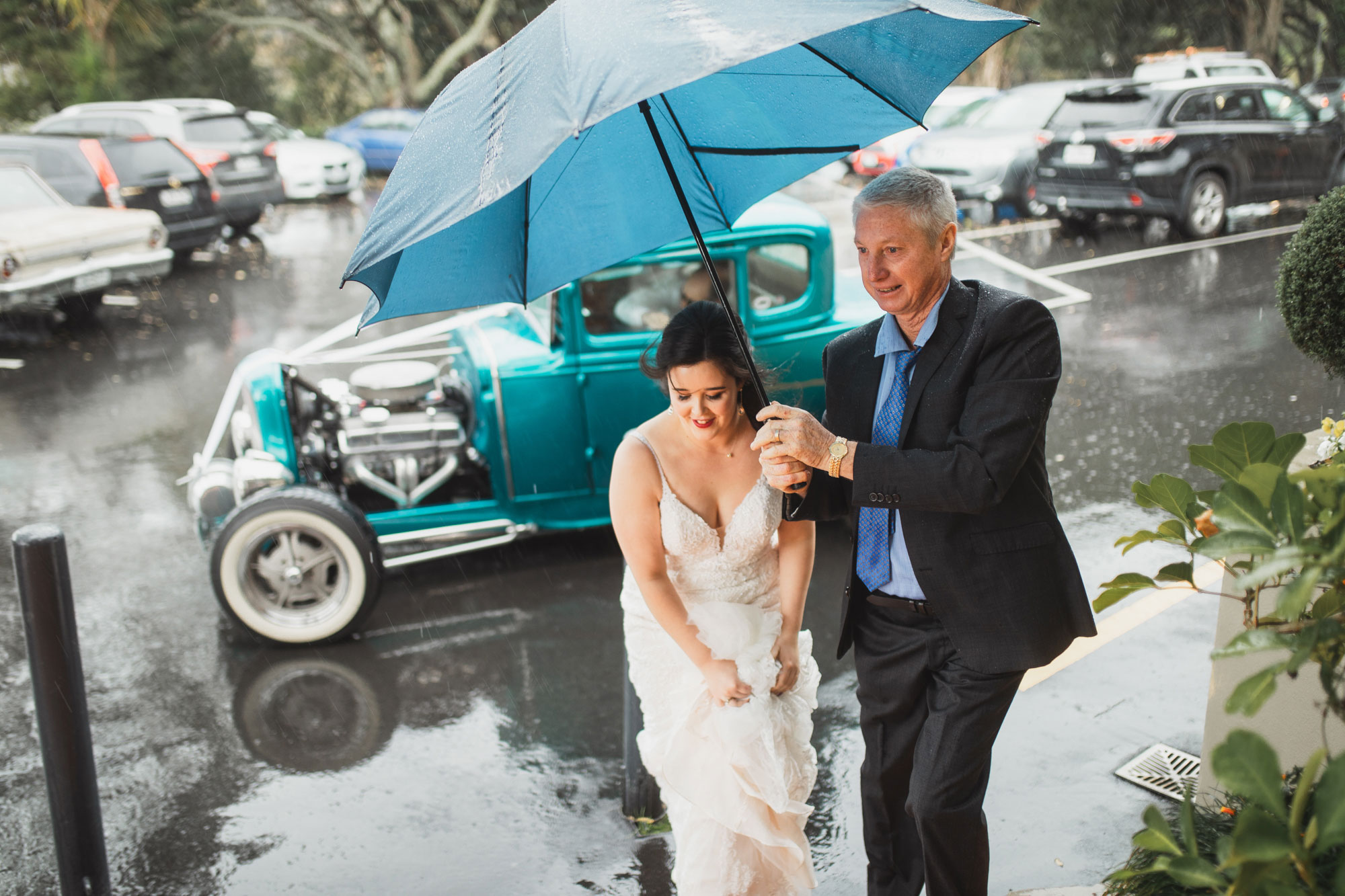 bride and the wedding car
