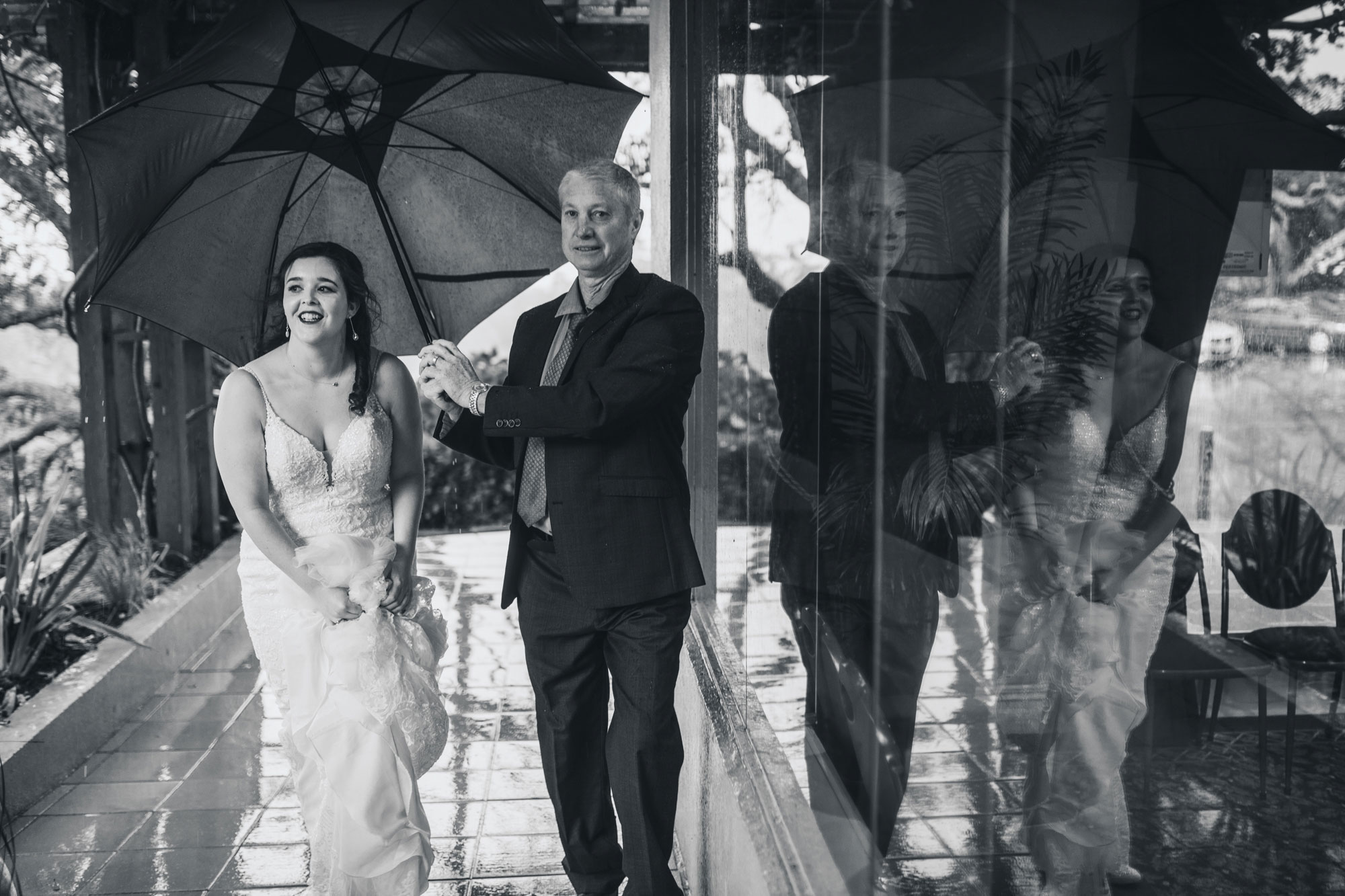 bride arriving at Sorrento In The Park