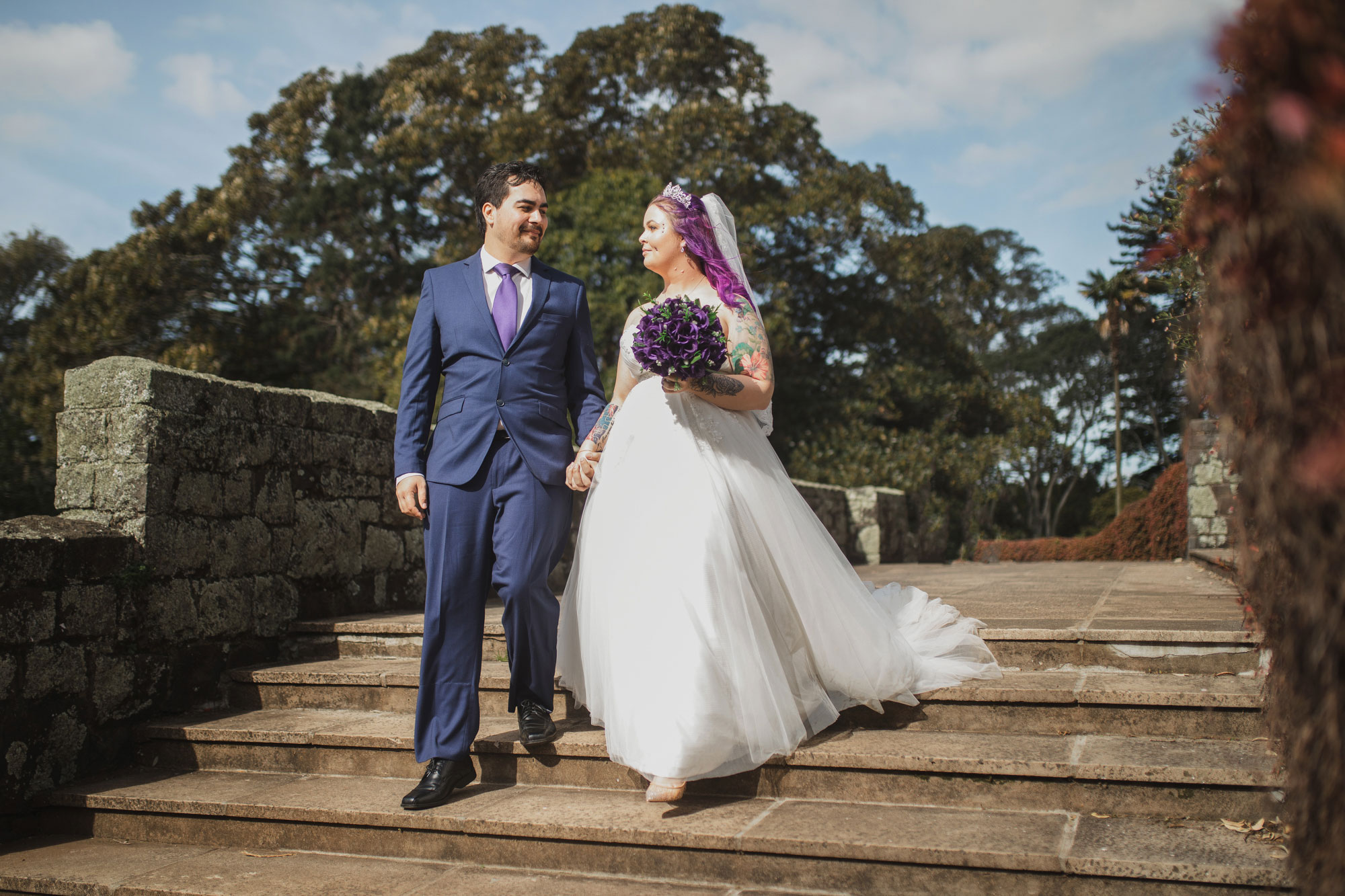 auckland wedding bride and groom walking