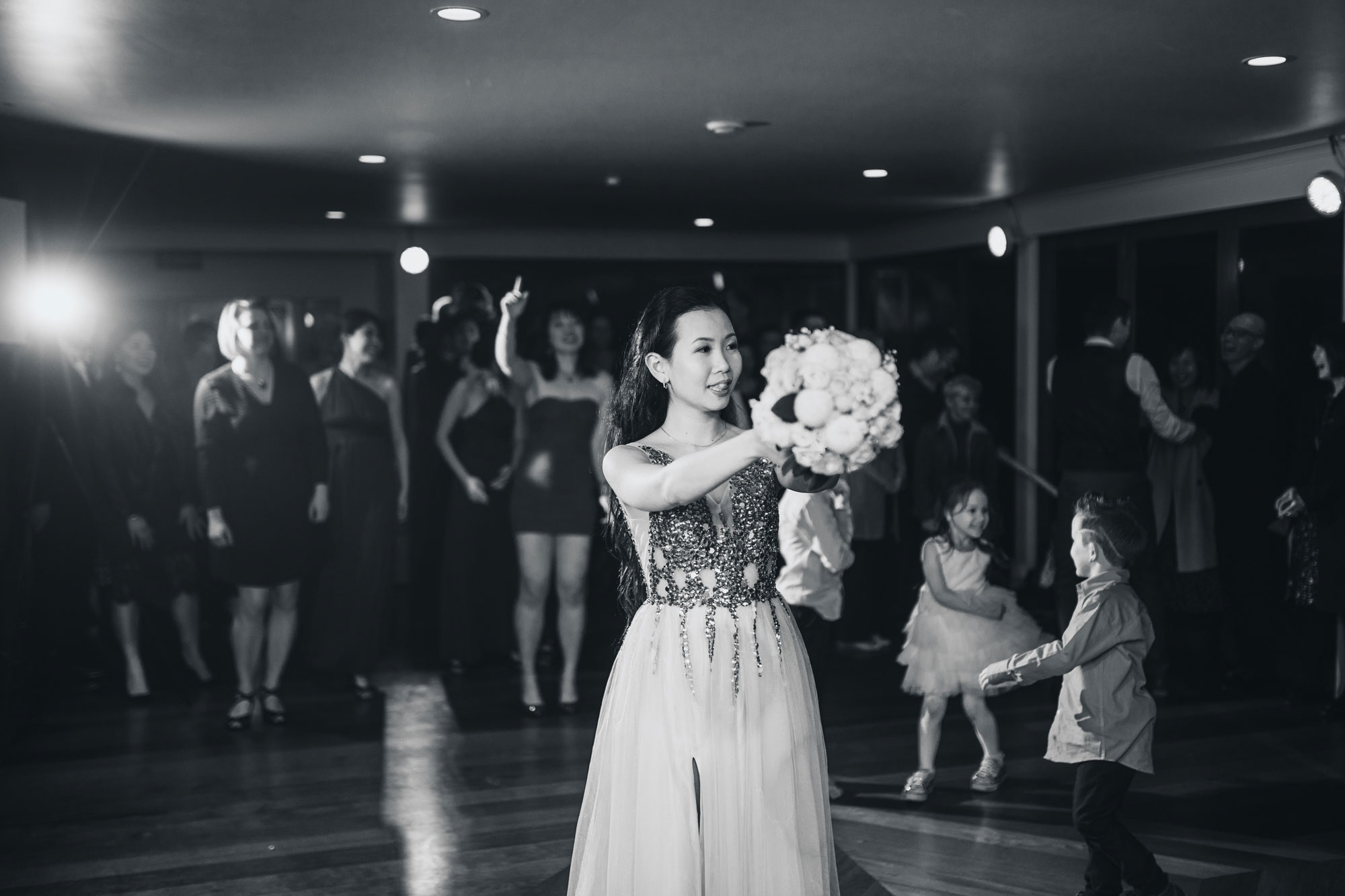 bridal bouquet toss