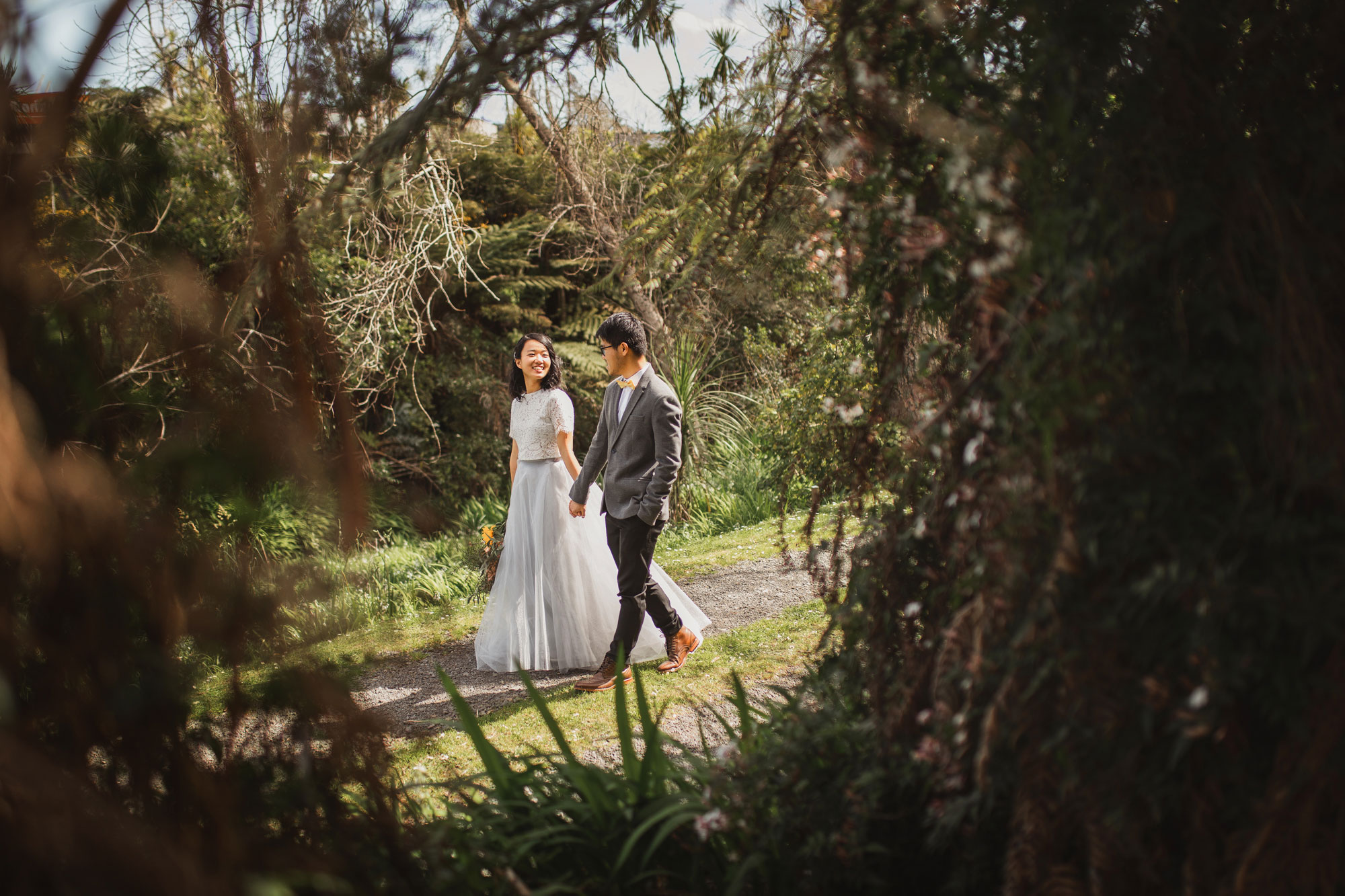 natural framing wedding photo