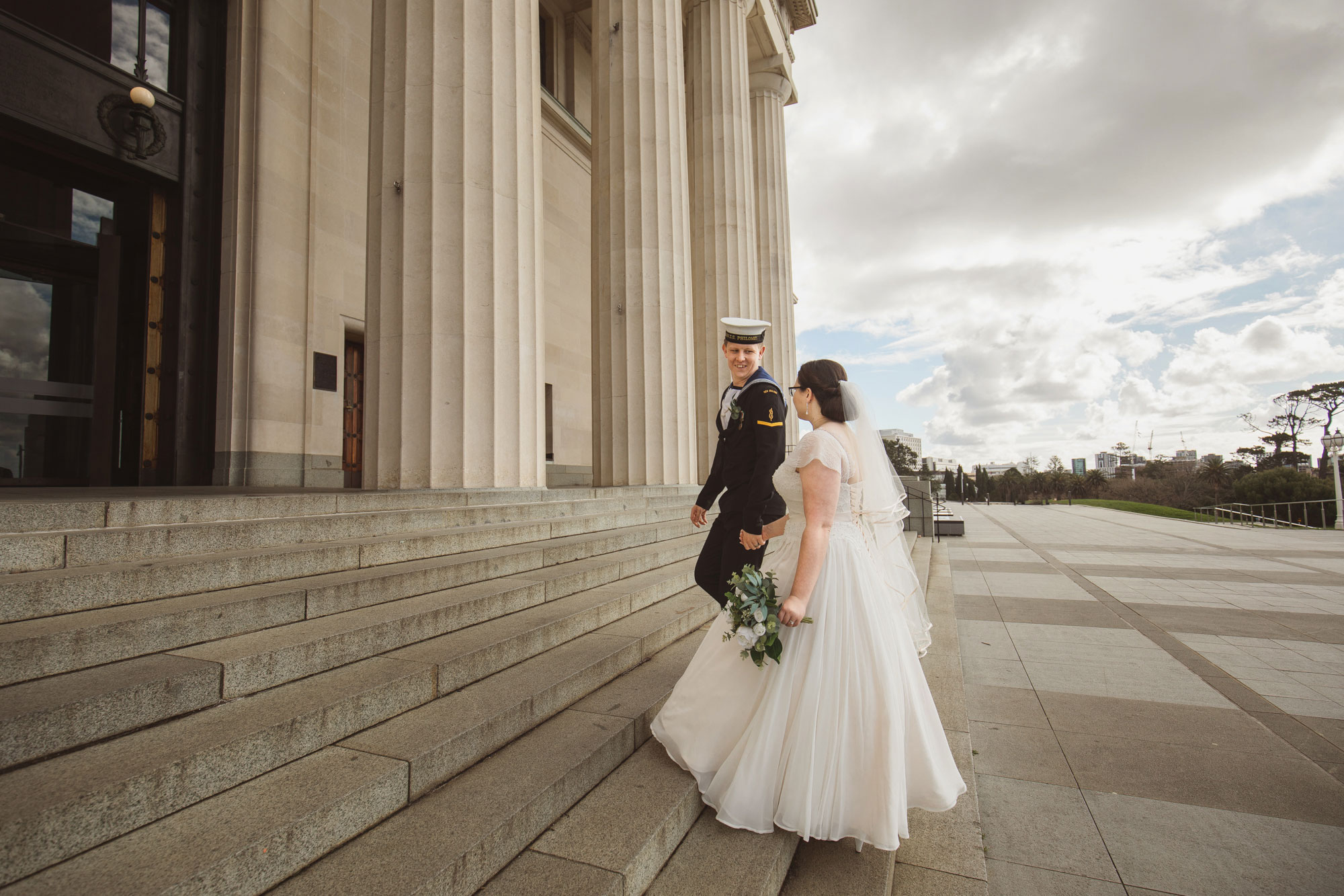 bride and groom photo at the auckland museum