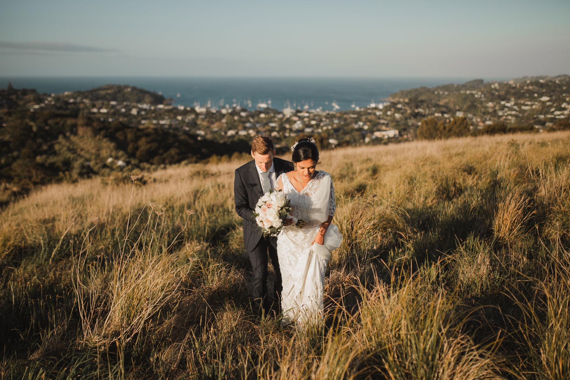 bride and groom at waiheke mudbrick