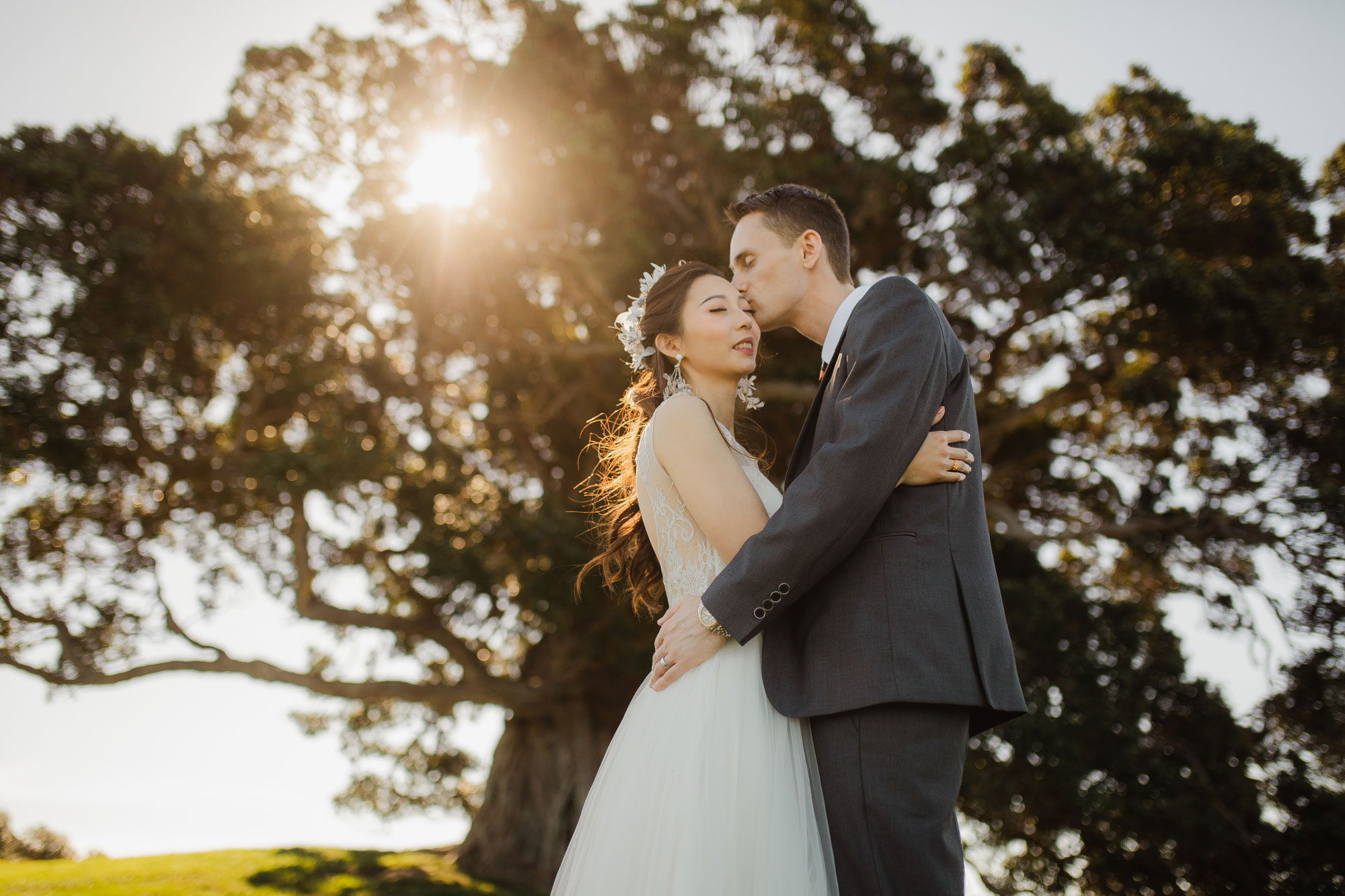 bride and groom sunset photo