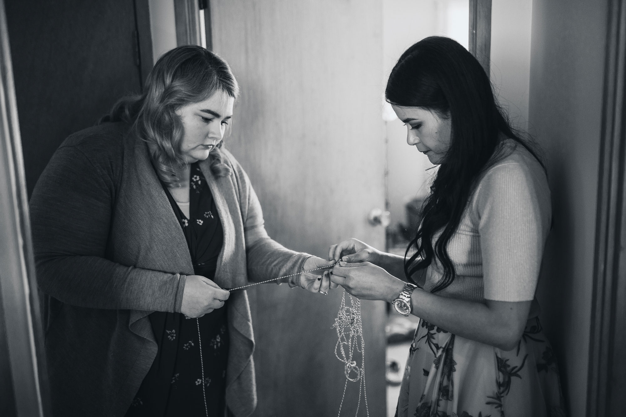 bridesmaids preparing chinese games