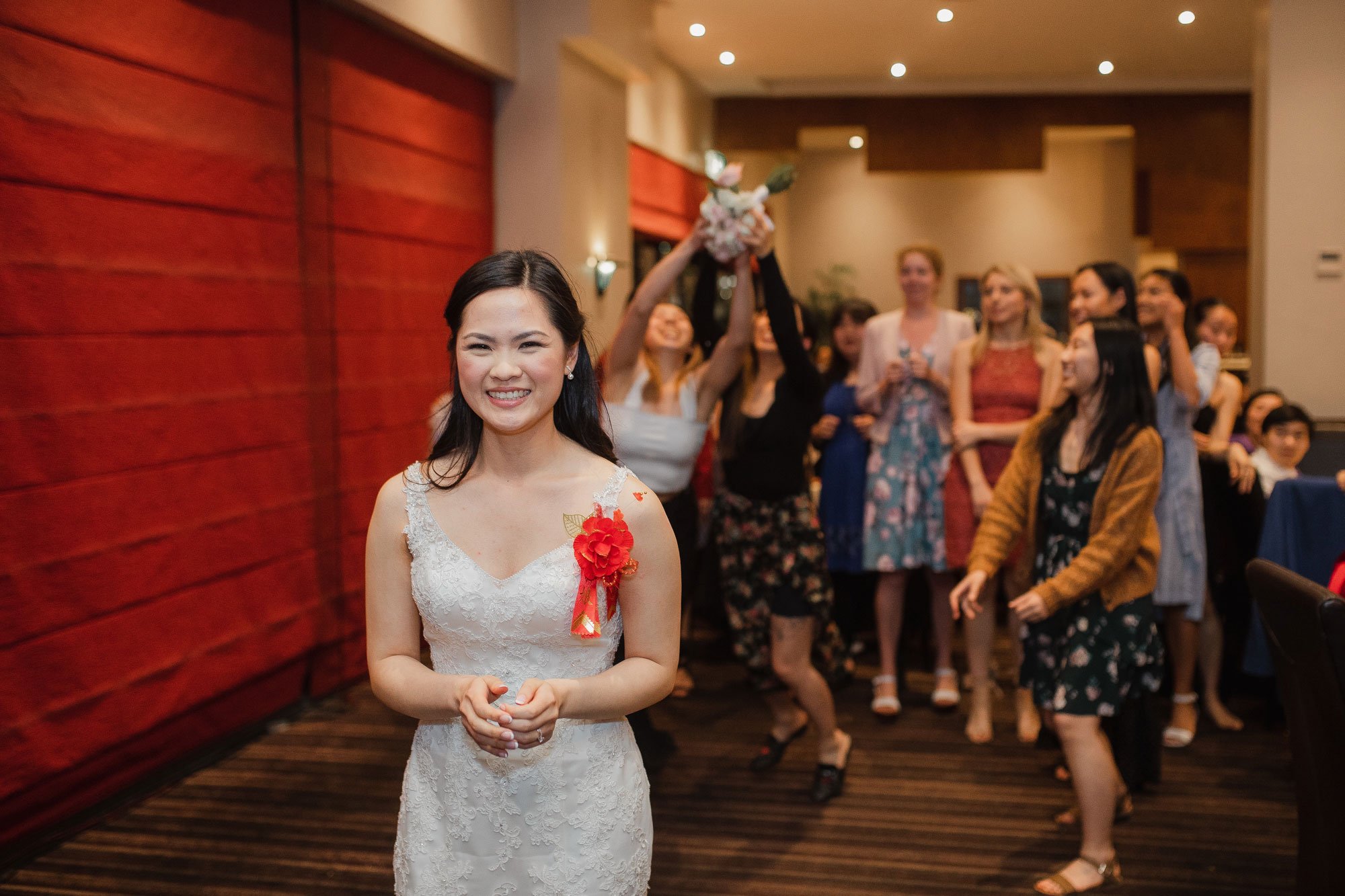 bridal bouquet toss