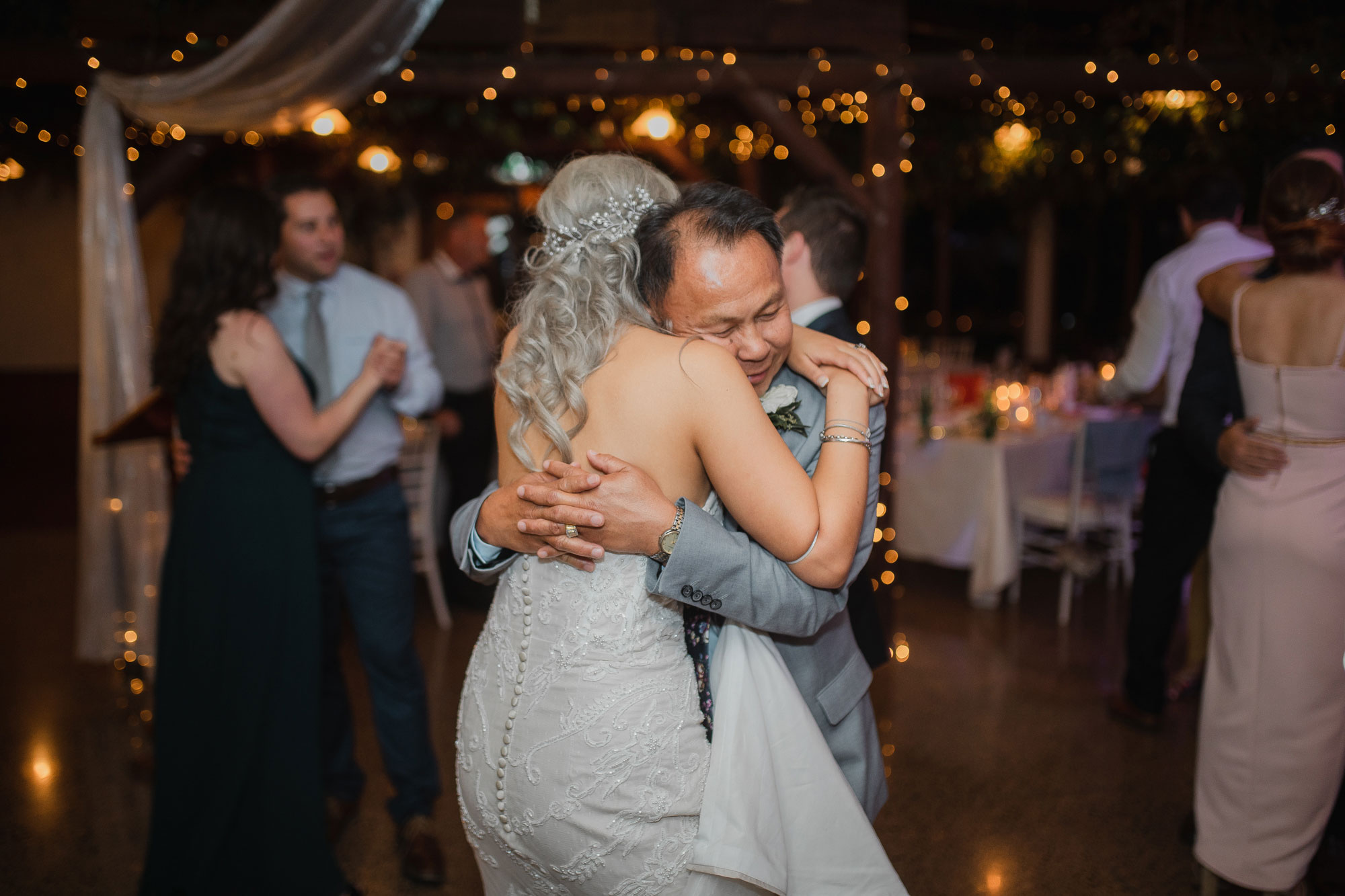 father daughter dance at the wedding