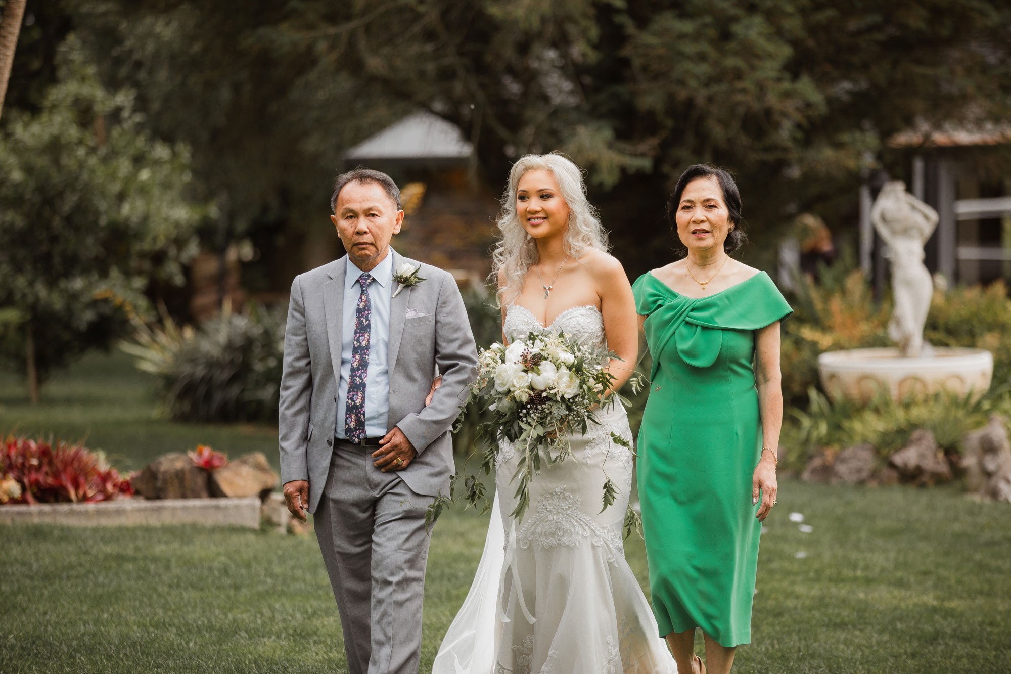 bride and parents