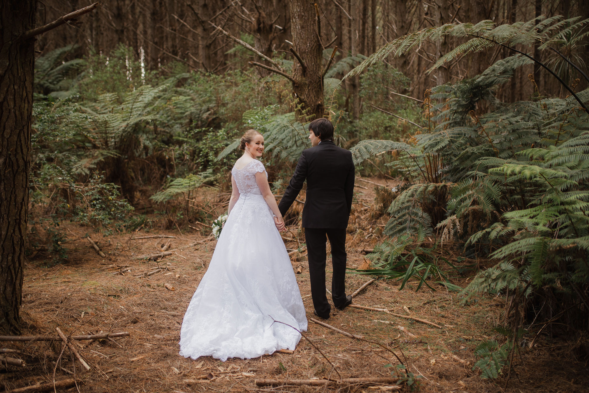 bridal portrait in auckland forest