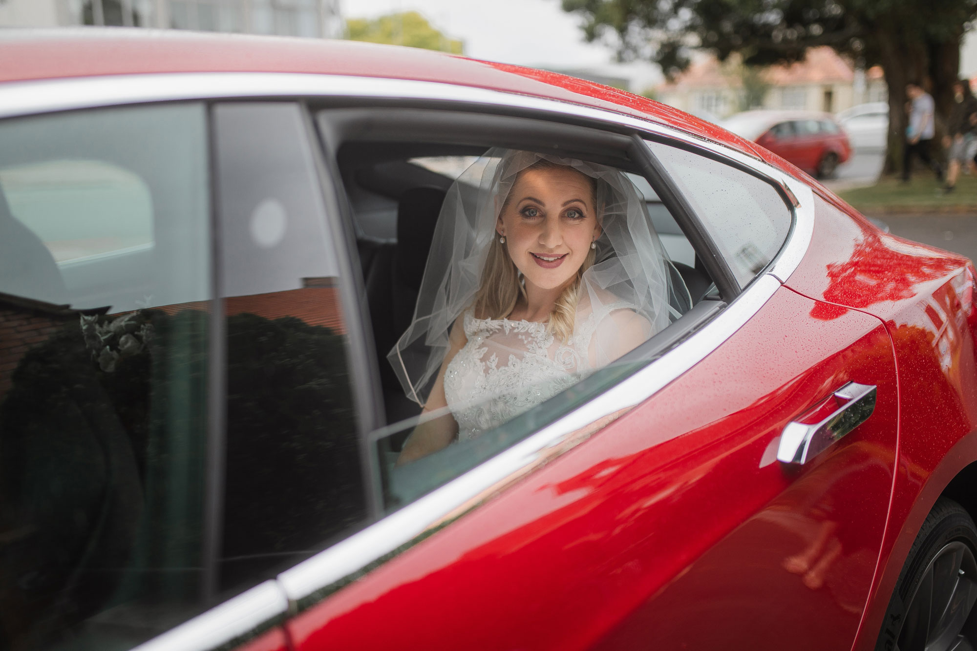 bride arriving in car