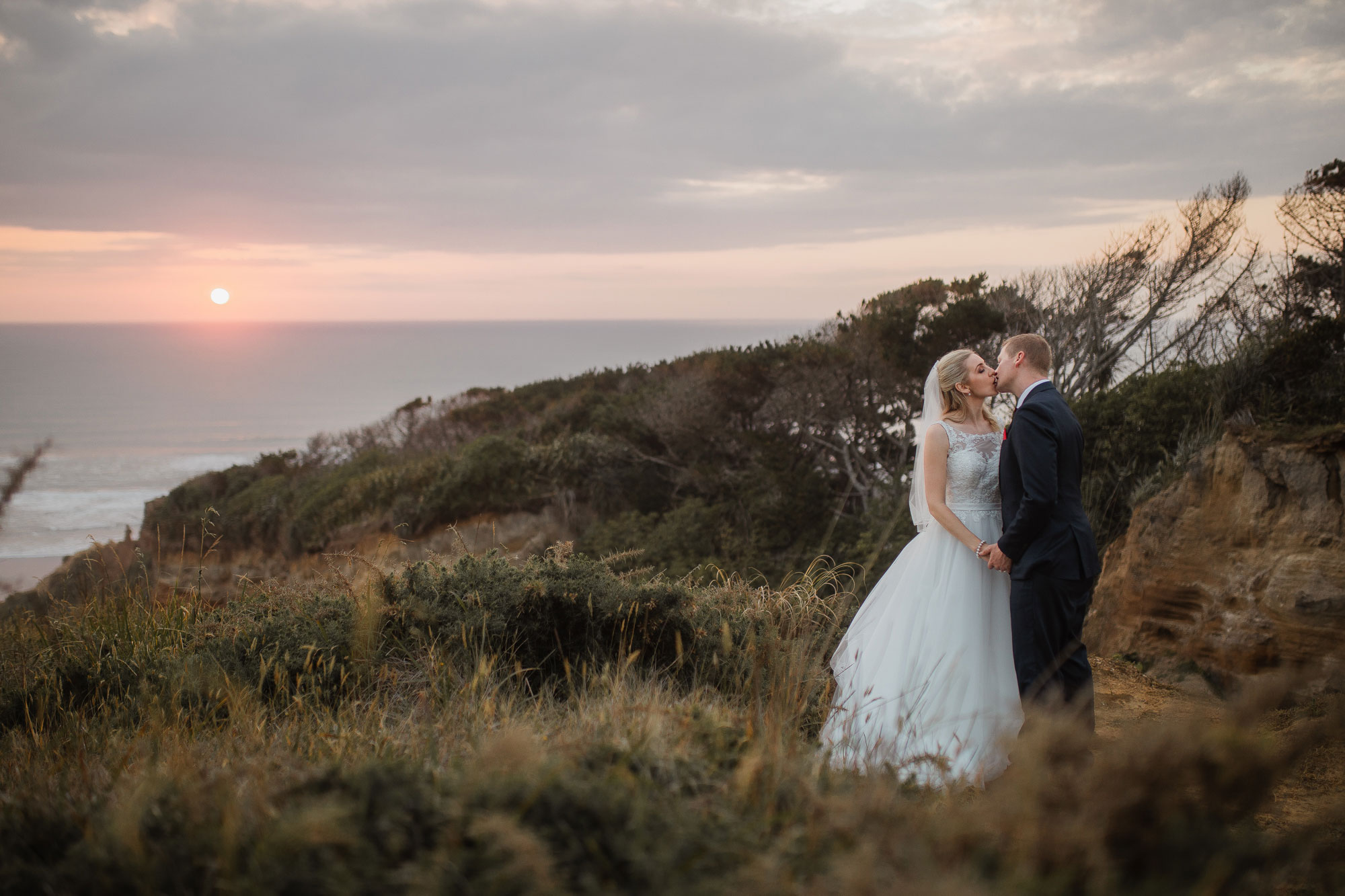 couple sunset shoot at castaways