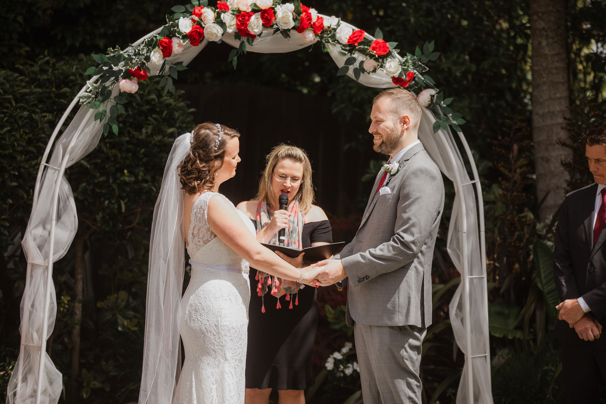 bride and groom at sorrento