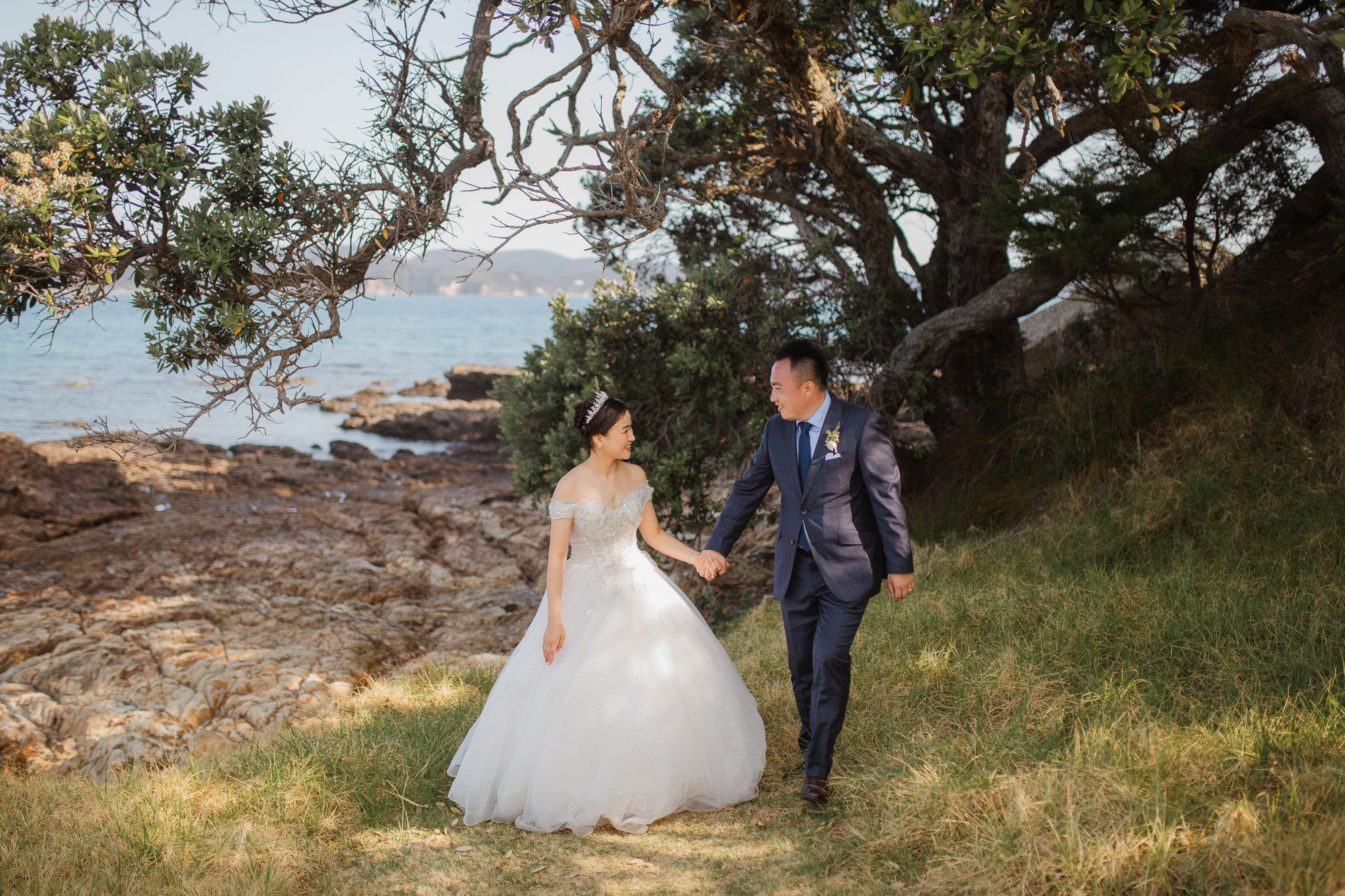 tawharanui regional park wedding shoot