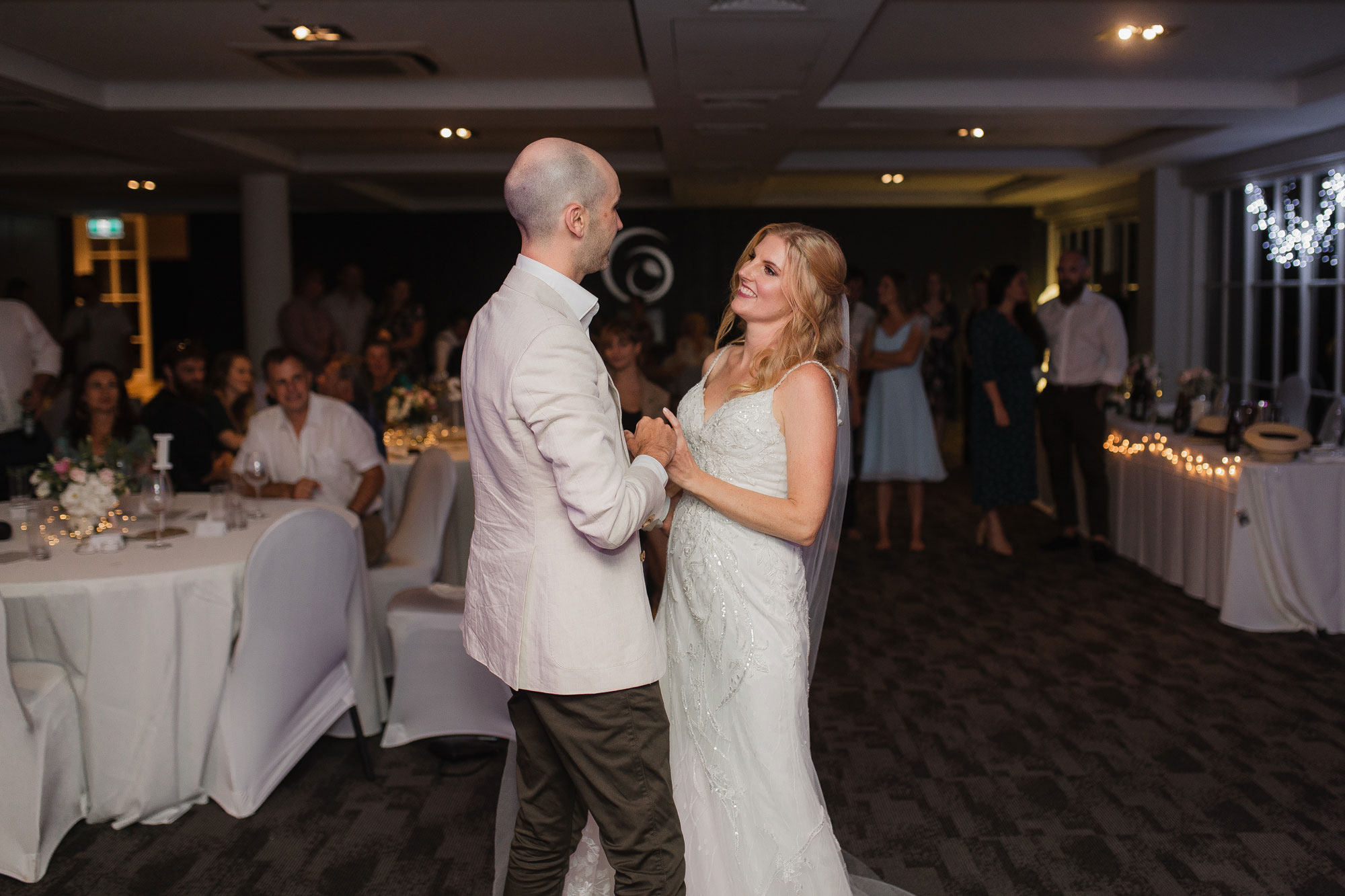 auckland orakei bay couple first dance