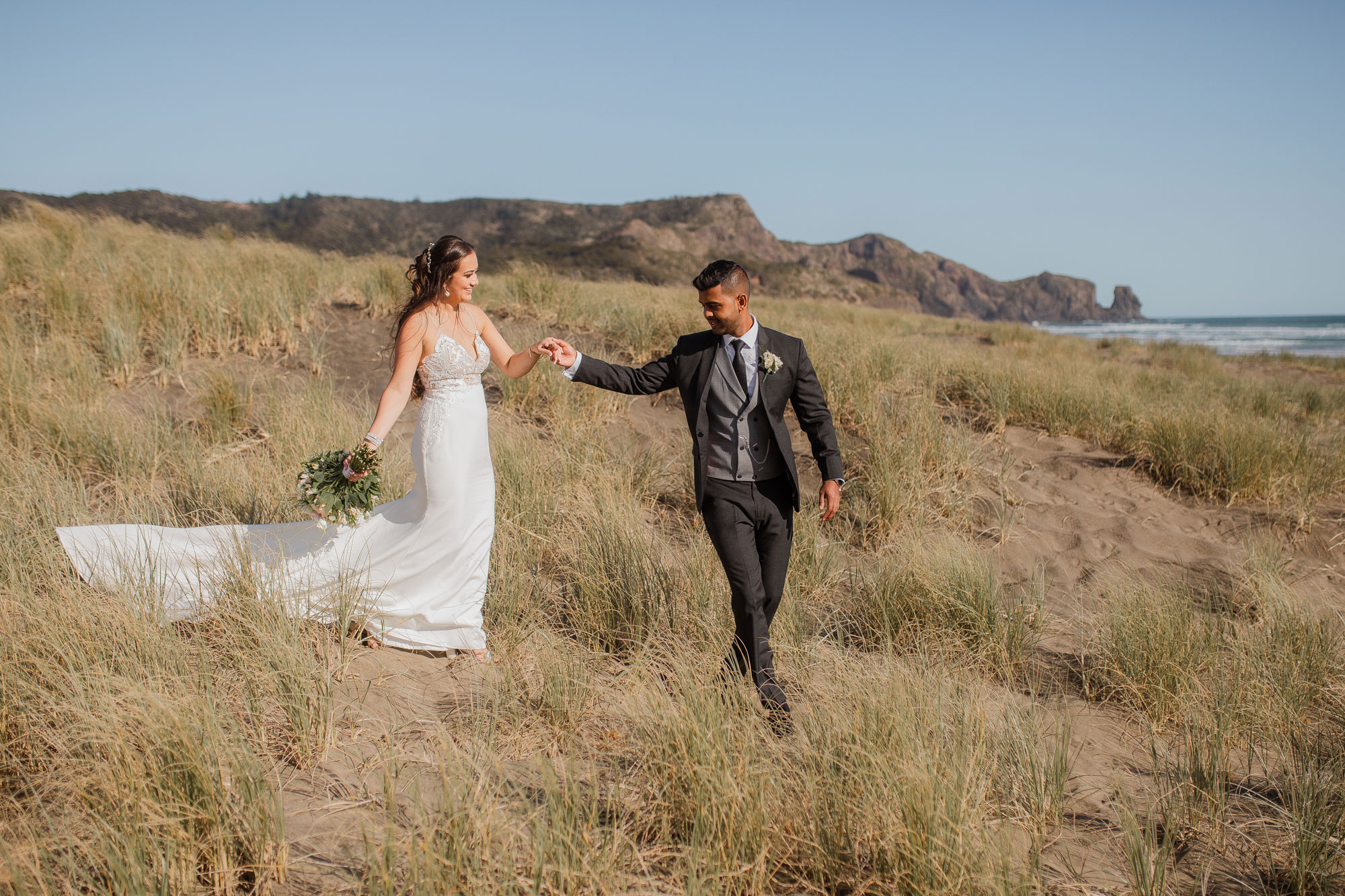 bethells beach couple shoot