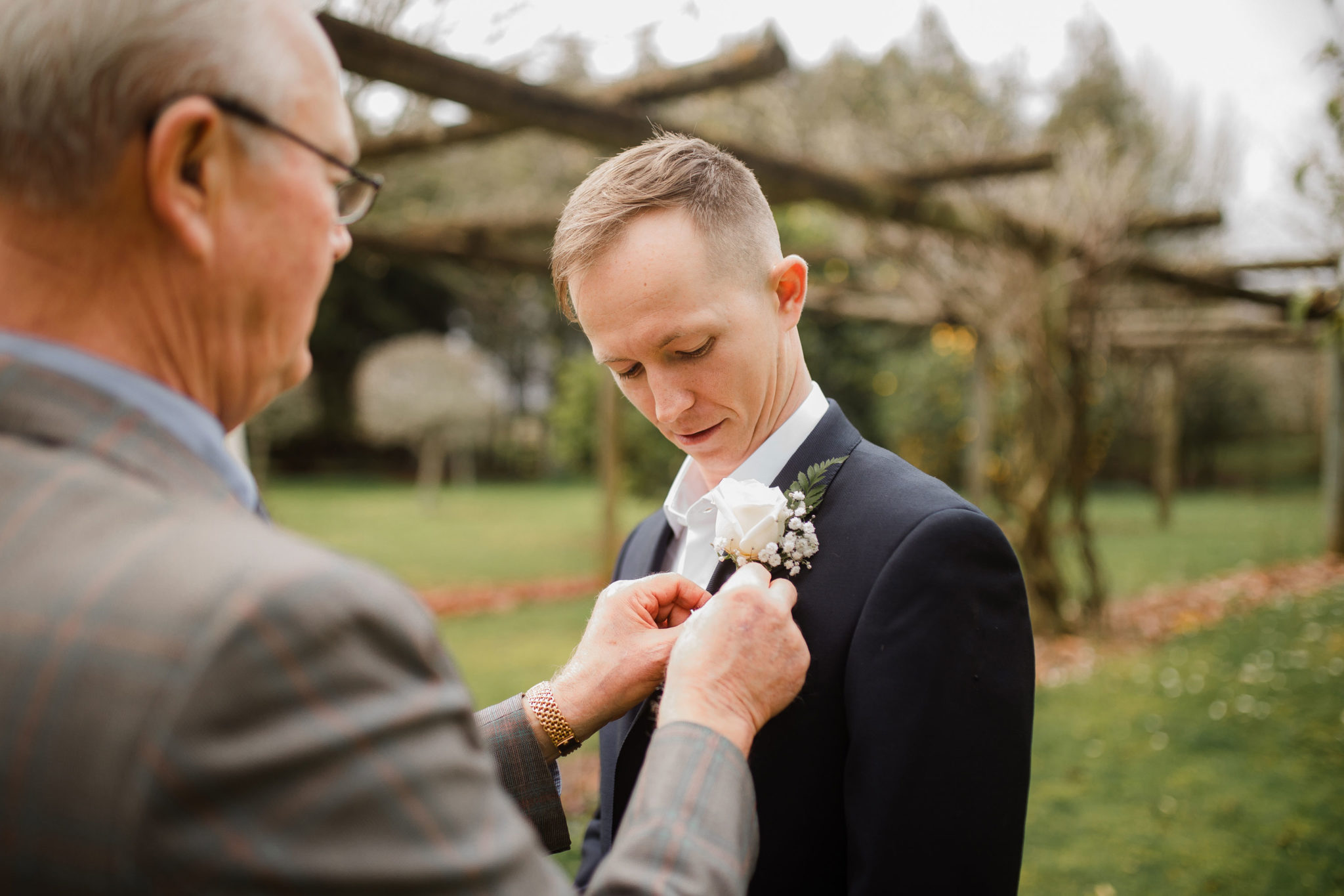 auckland groom getting ready