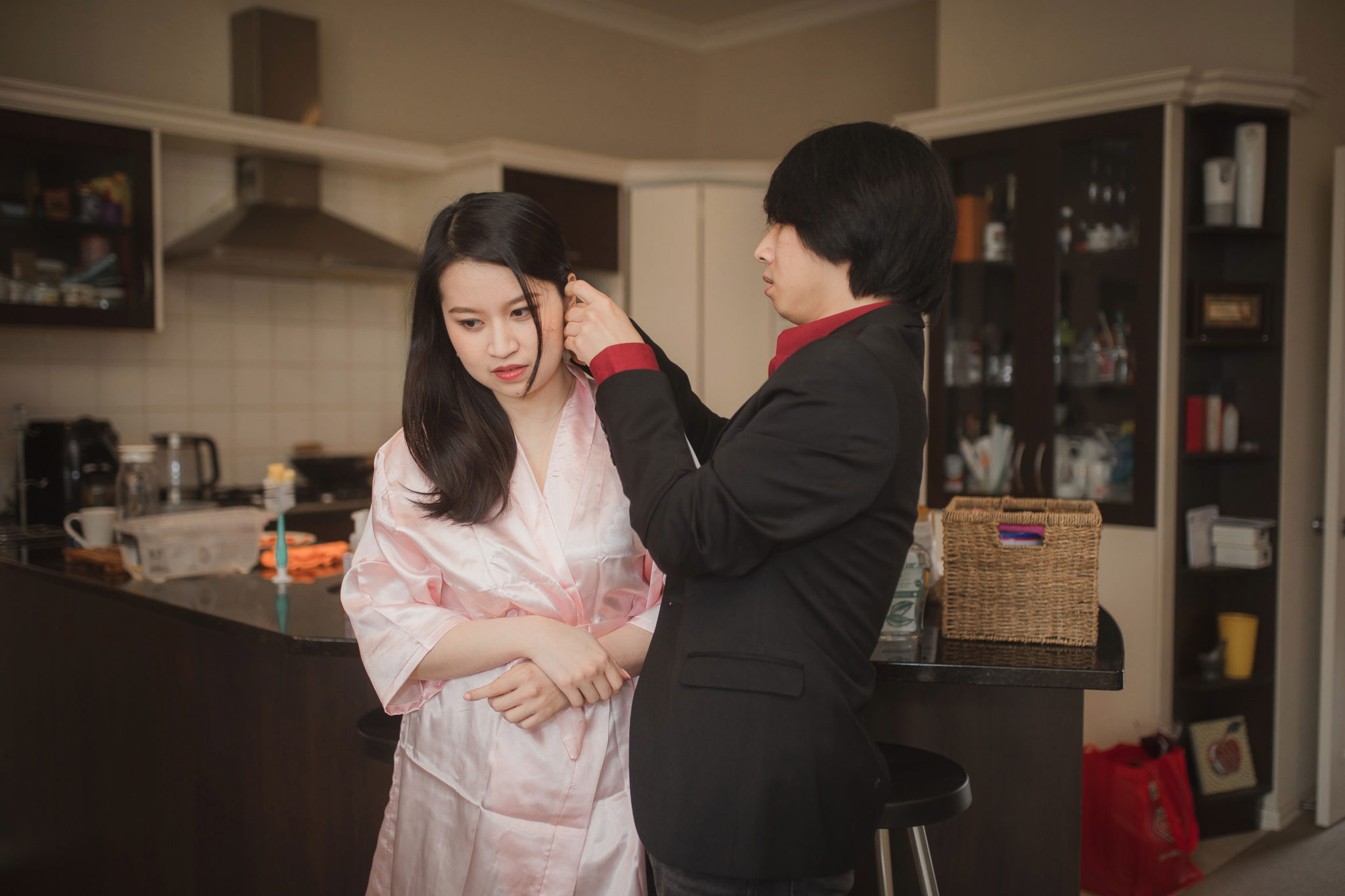 auckland bridesmaid getting ready