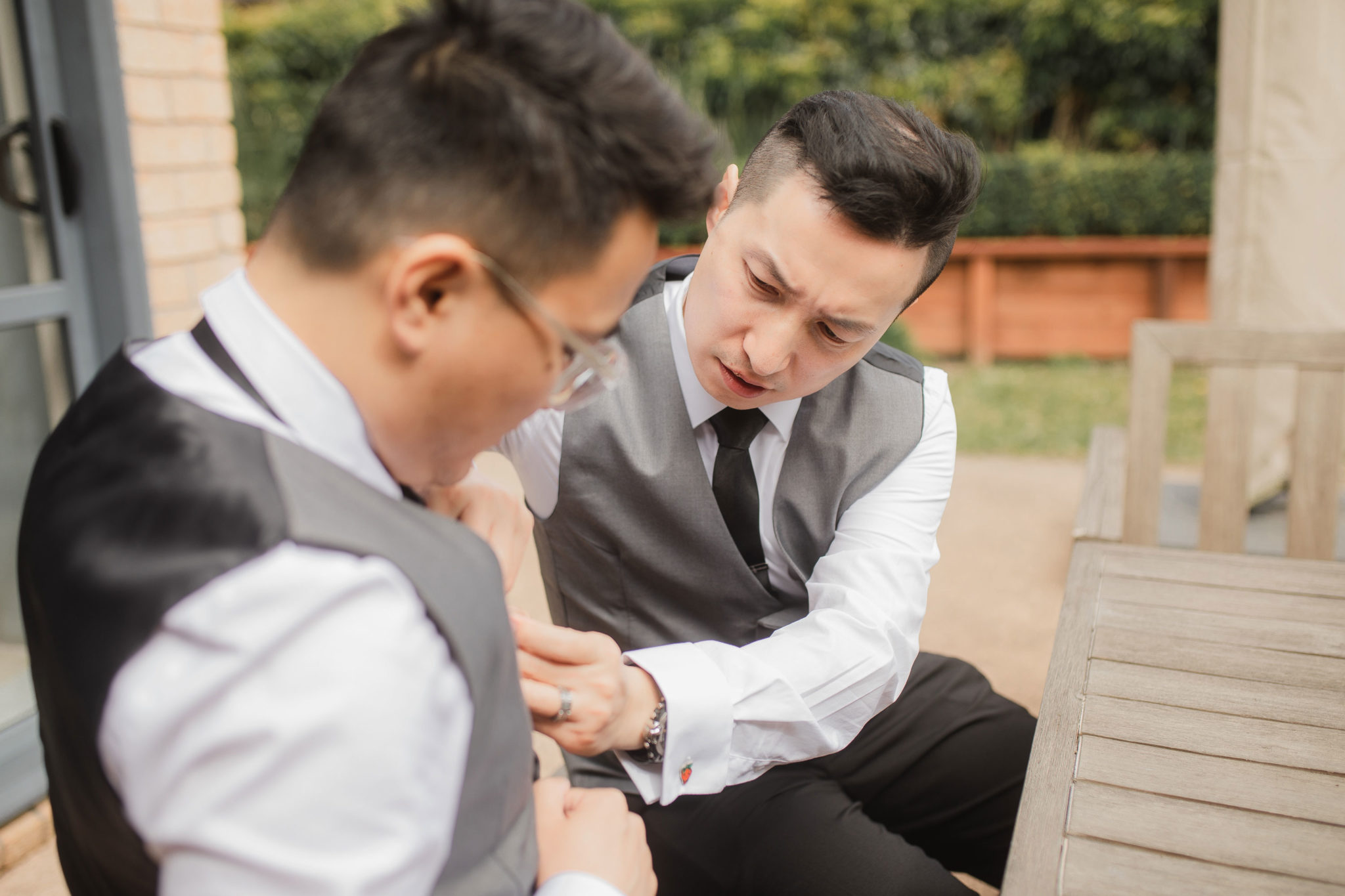 groomsmen getting ready