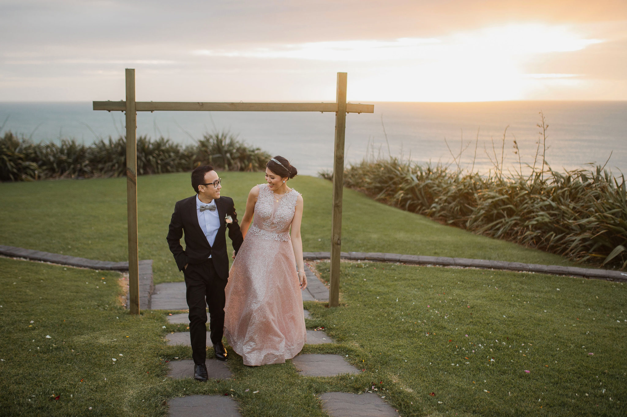 castaways wedding photo golden hour