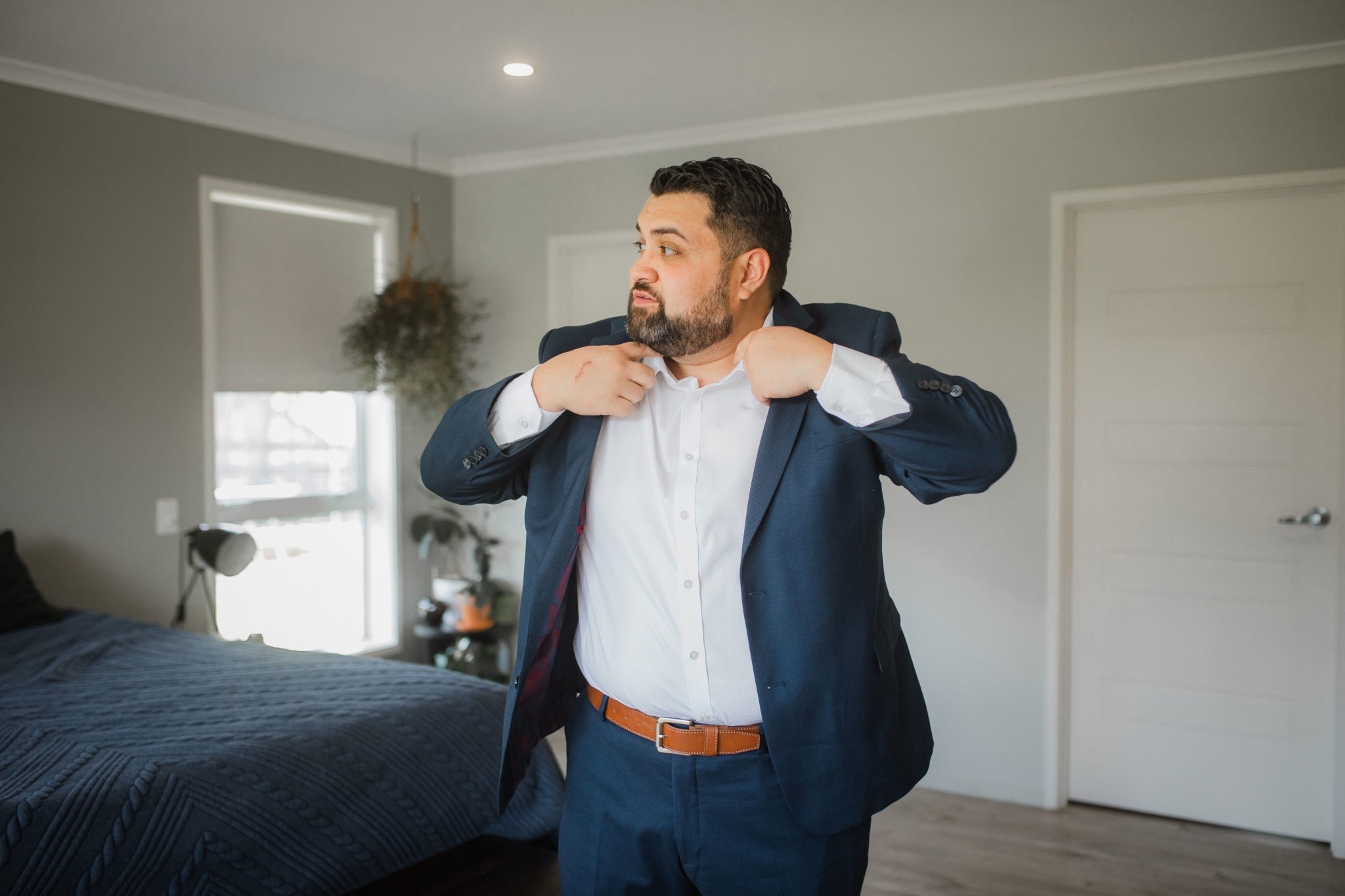 auckland groom getting ready