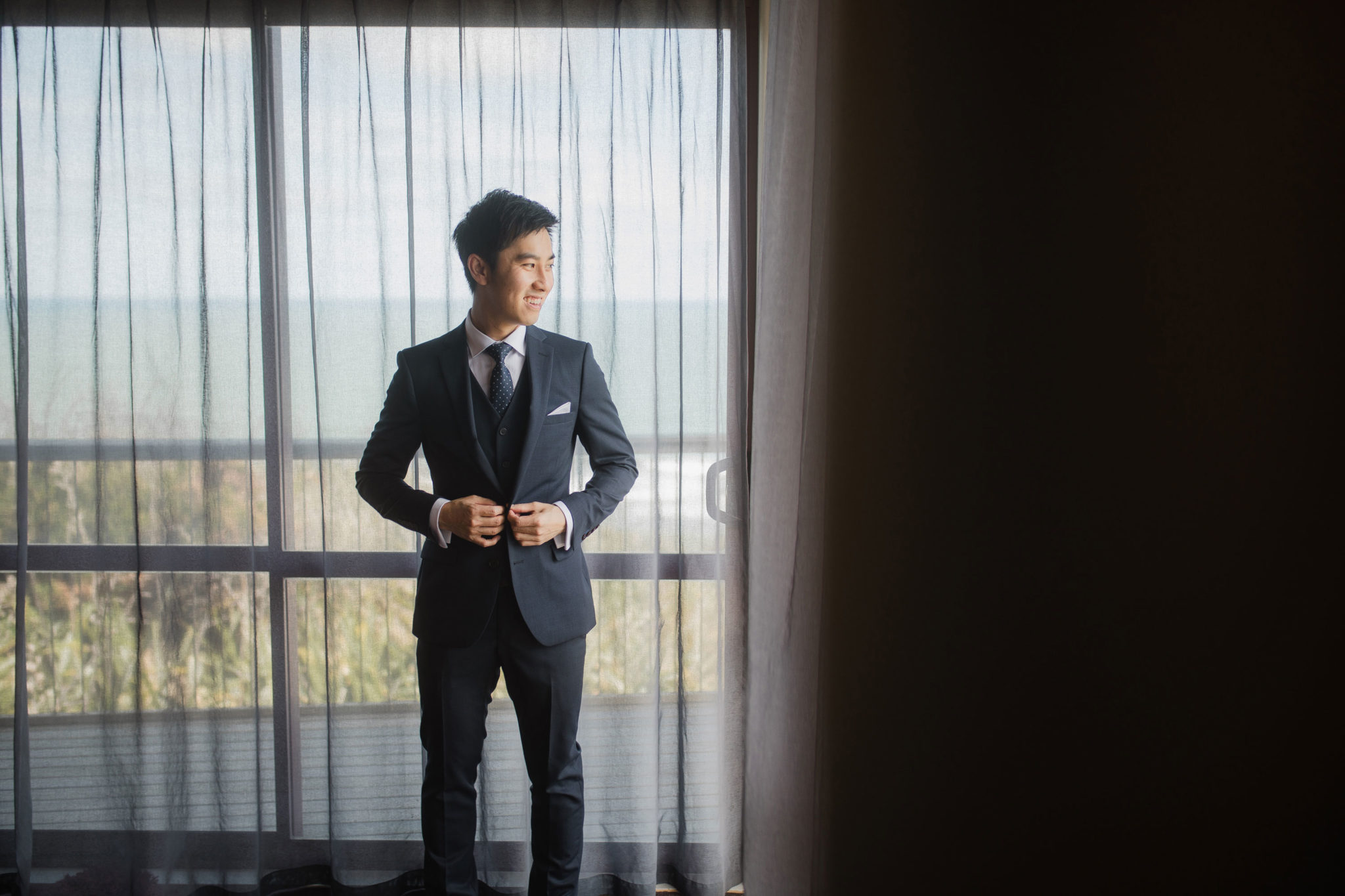 auckland groom solo portrait