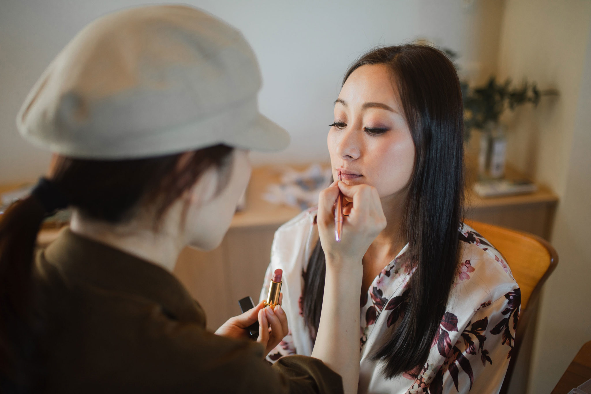 auckland bride doing make up