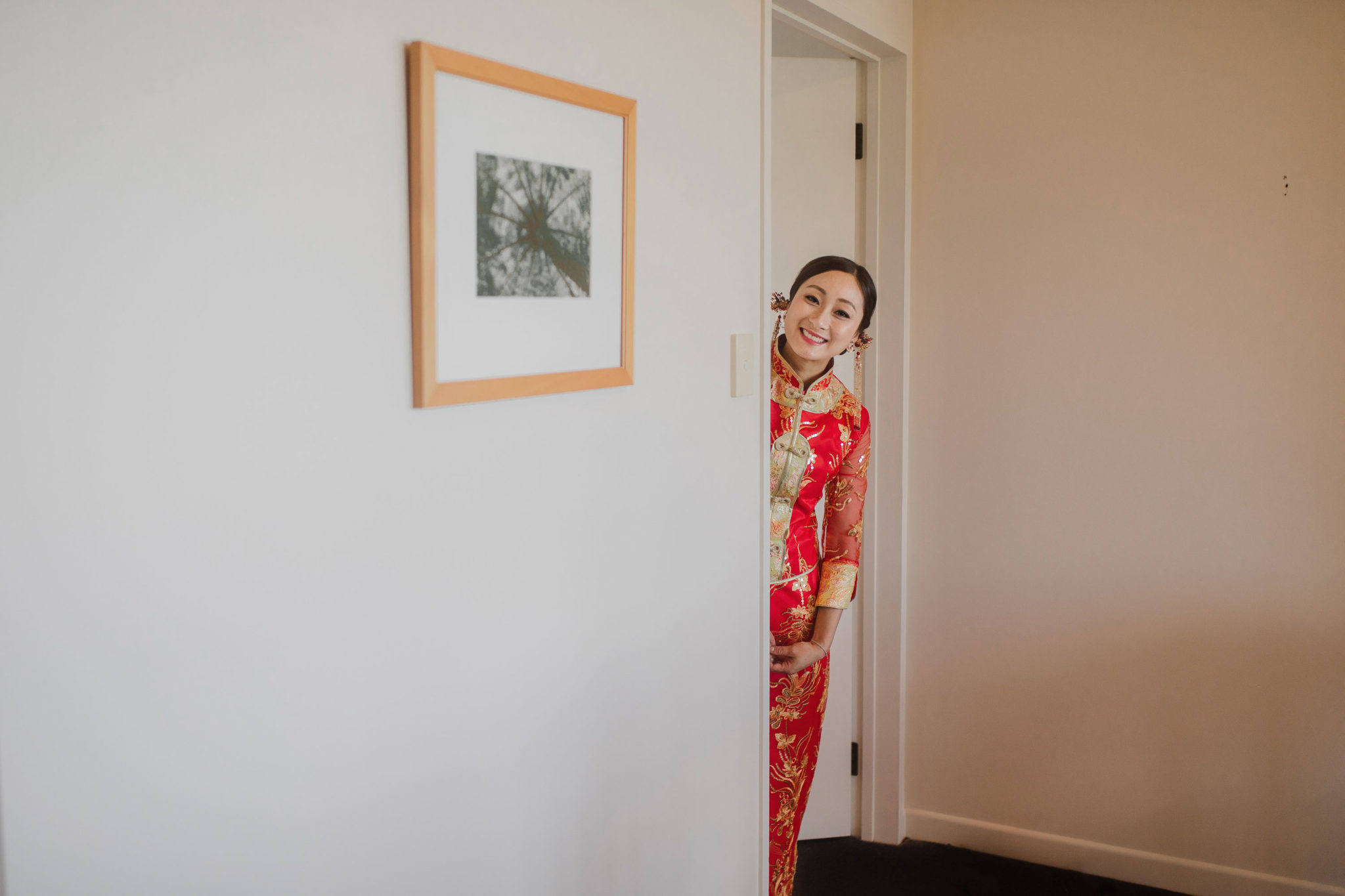 bride in chinese traditional dress