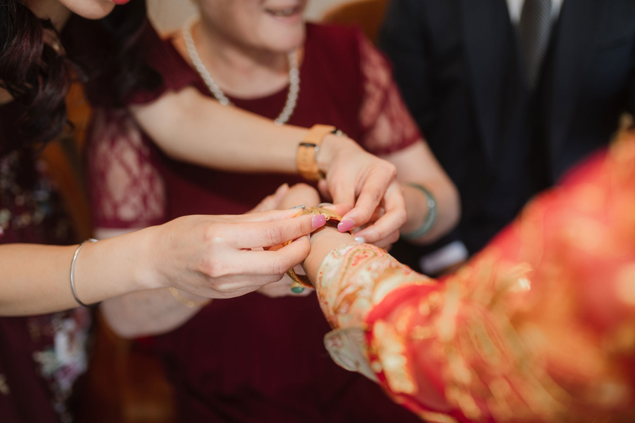 gold bangle for bride