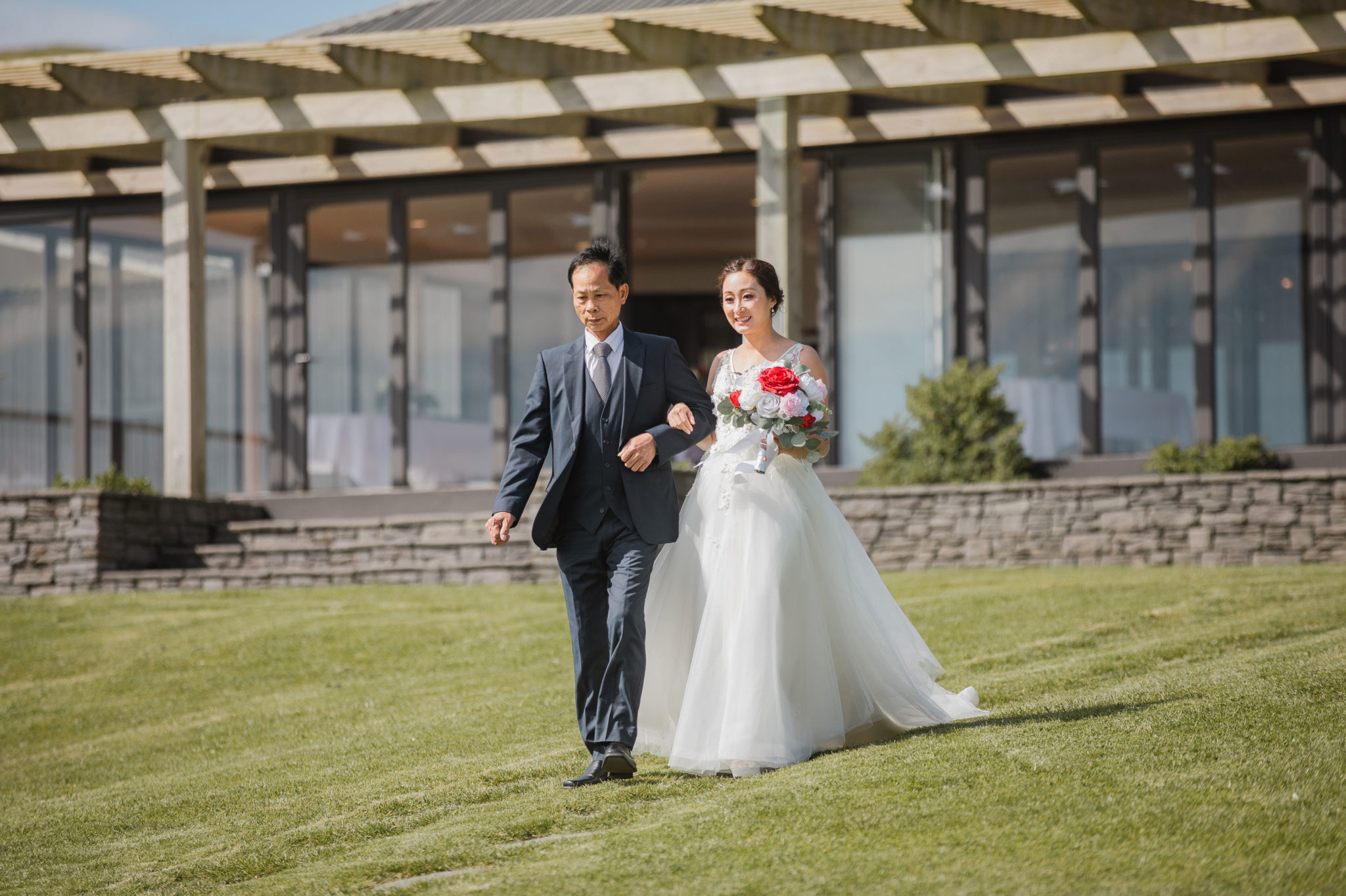 bride arrive at wedding ceremony