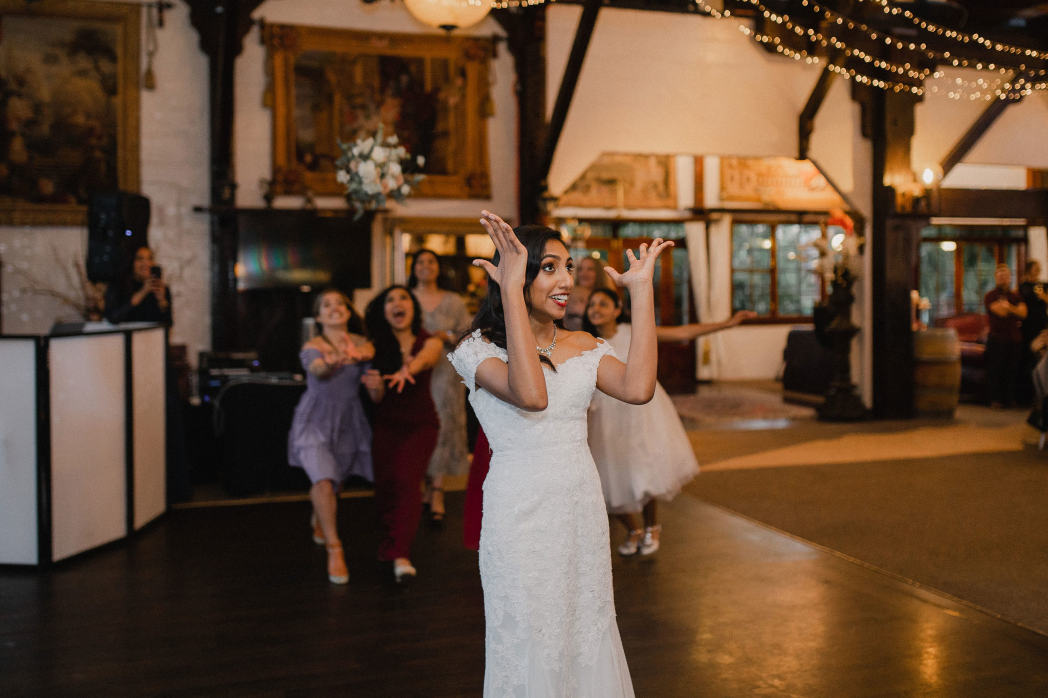 wedding bouquet toss