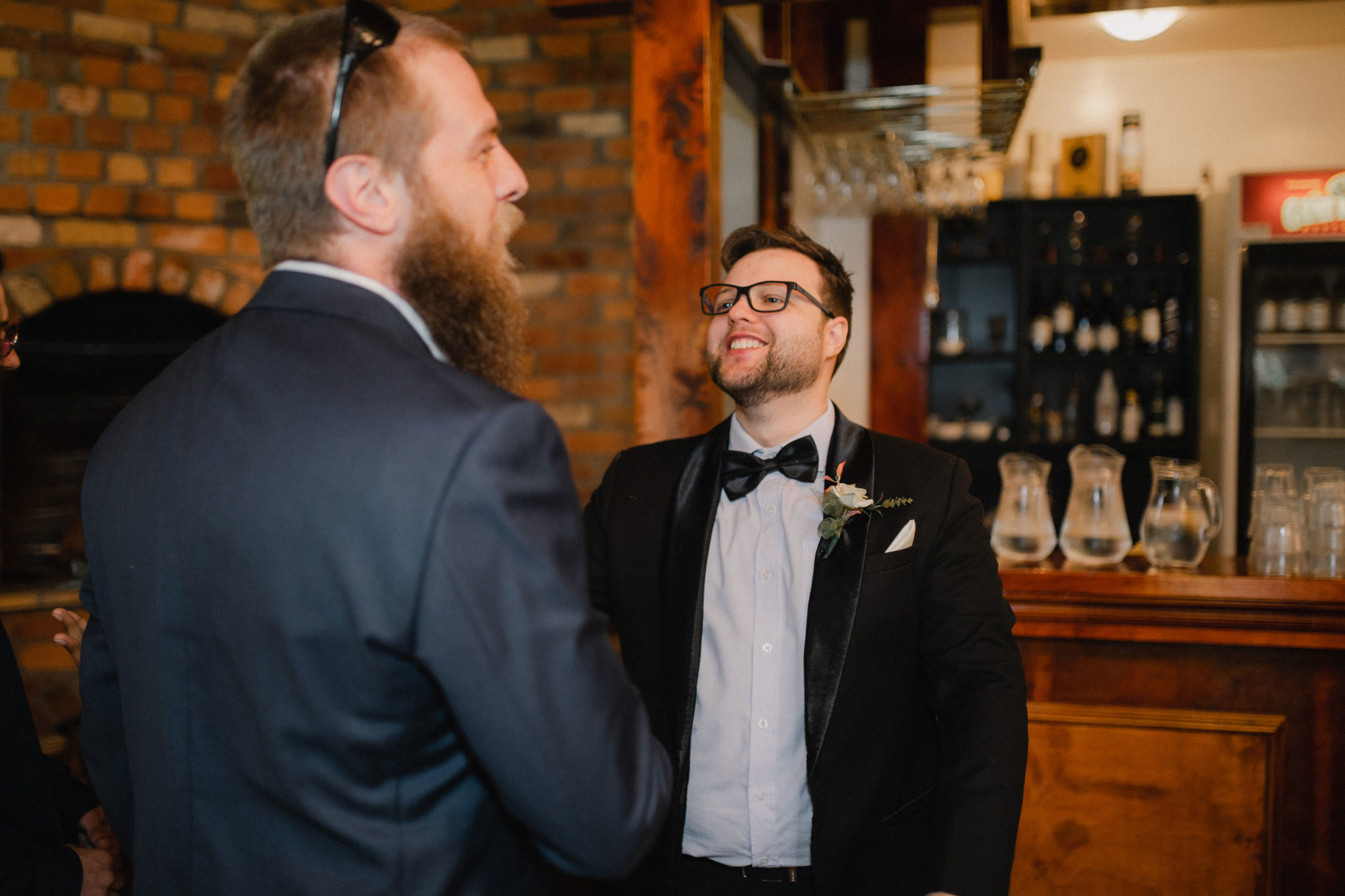 groom chatting