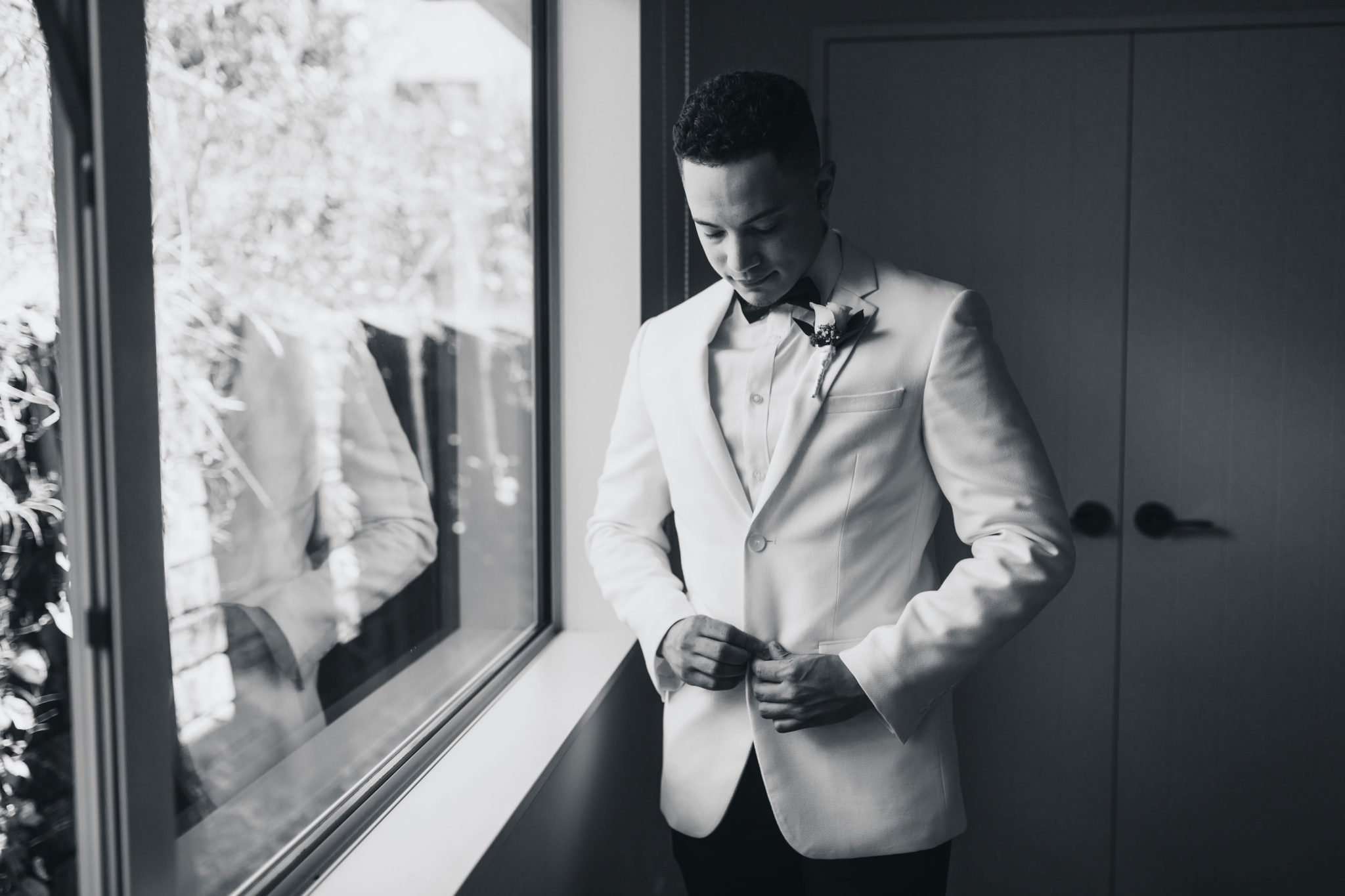 auckland groom solo portrait