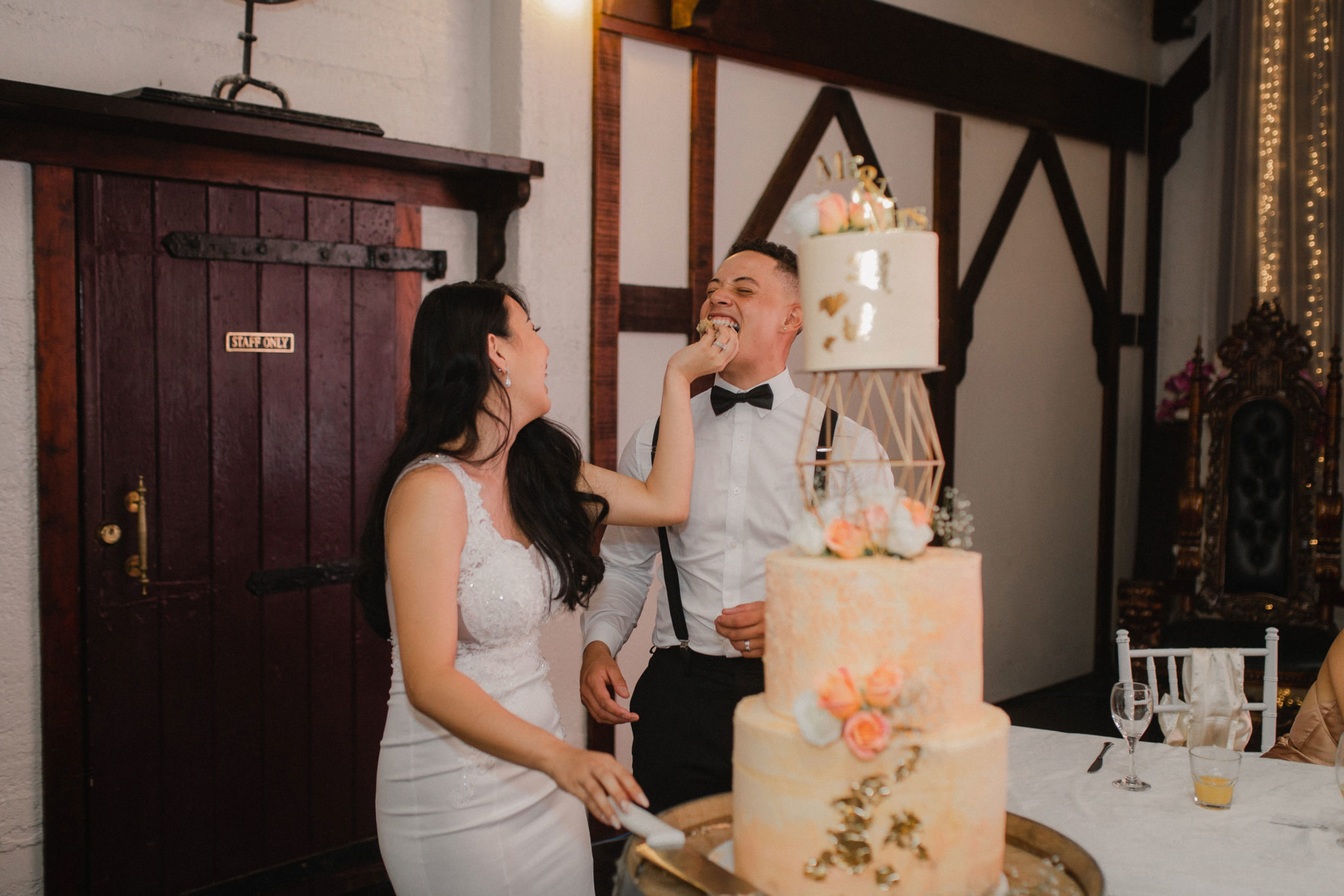 wedding cake cutting